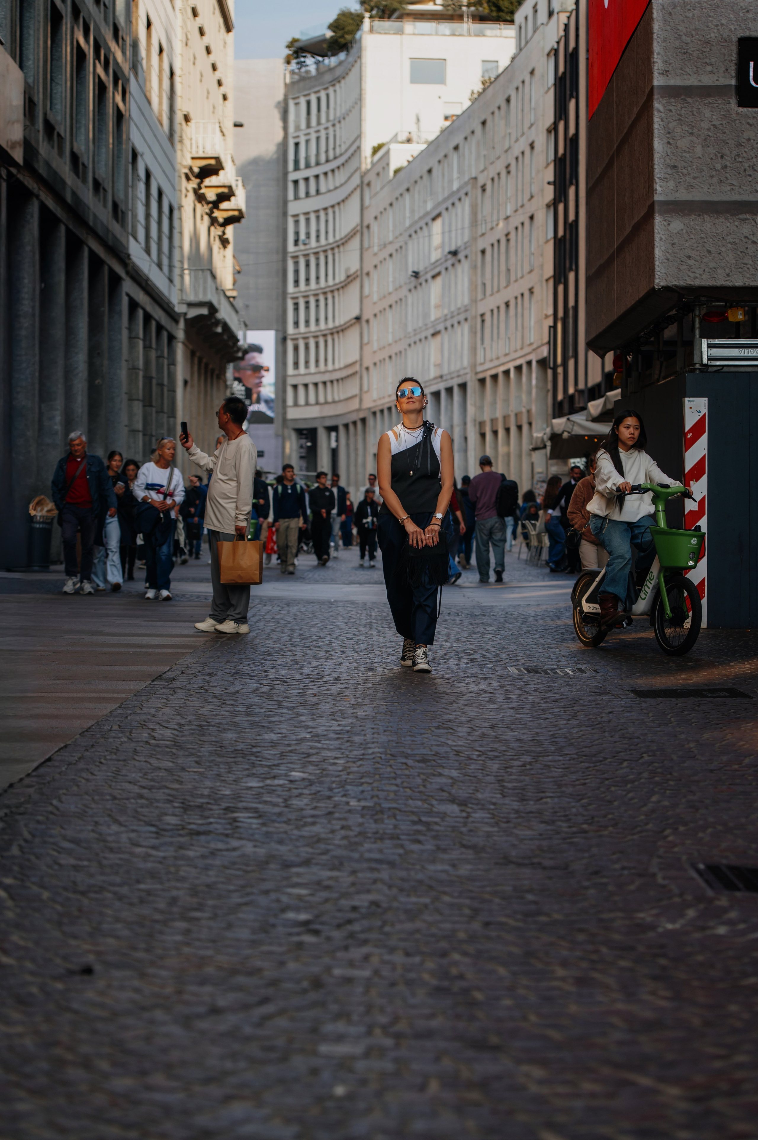 Milan, Autumn 🍂, Julia. Wedding photographer from Moldova Alexey Chipchiu