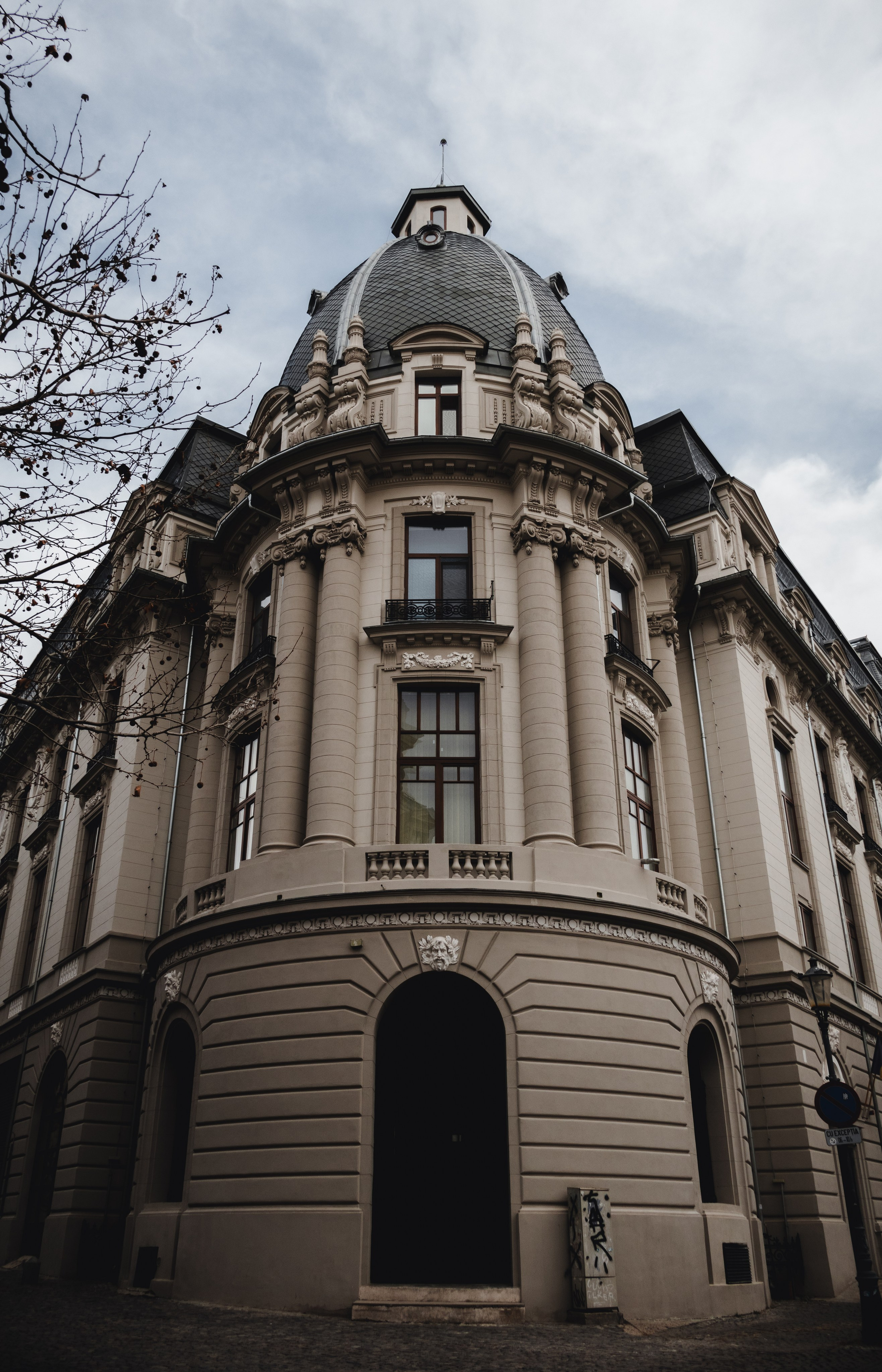 Bucharest. Дизайнер и Фотограф в Кишинёве Бусуйок Станислав