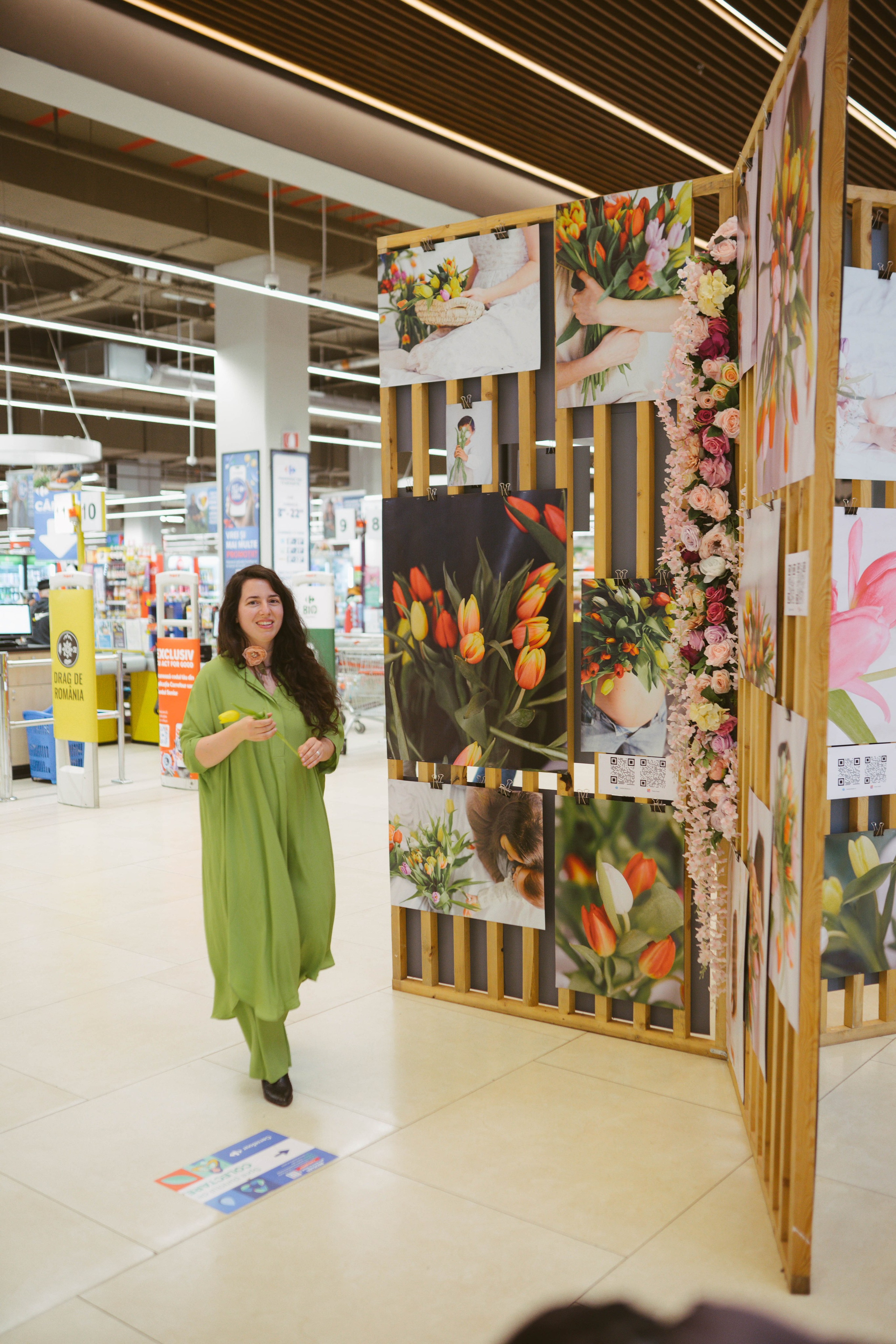 Expozitie Fotografie AFI BRASOVA fi Primăvară: Manifest Vizual despre Viață | Mădălina Beda. Madalina Beda- Artist vizual, fotograf, doula la nastere, consultant babywearing Brasov si in toata tara