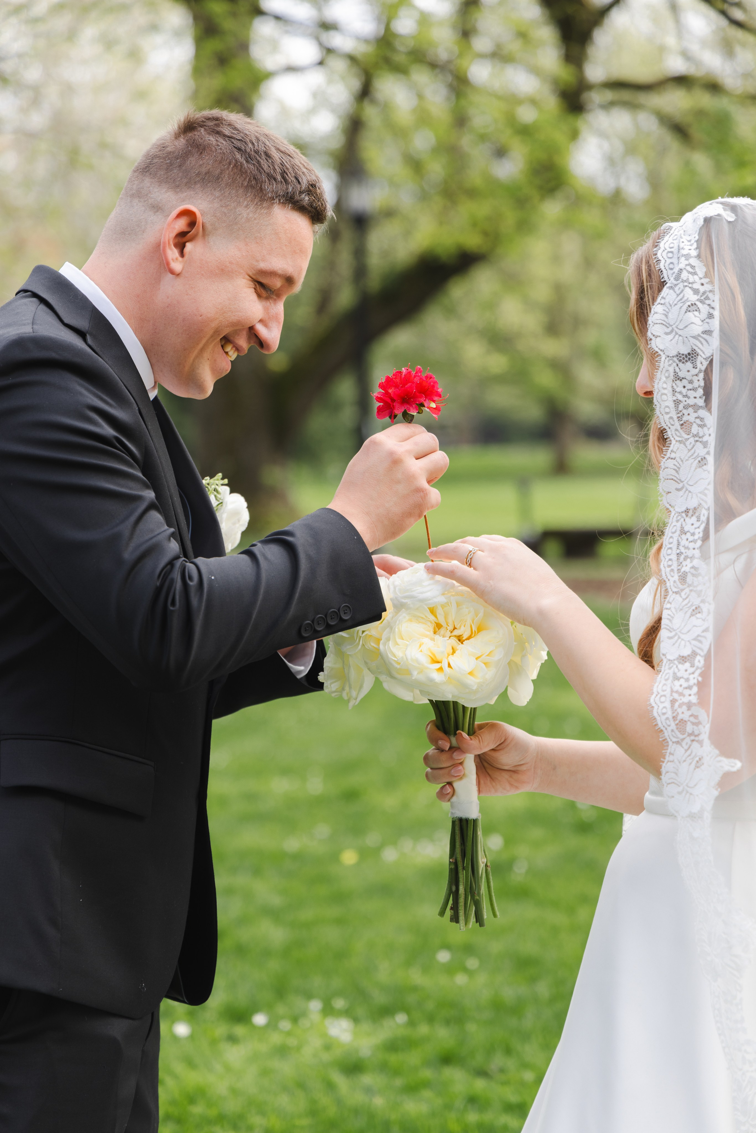 Wedding photography. Eikanmedia | Photographer and videographer capturing weddings, families, engagements, pregnancy & newborns | Vancouver, WA | USA