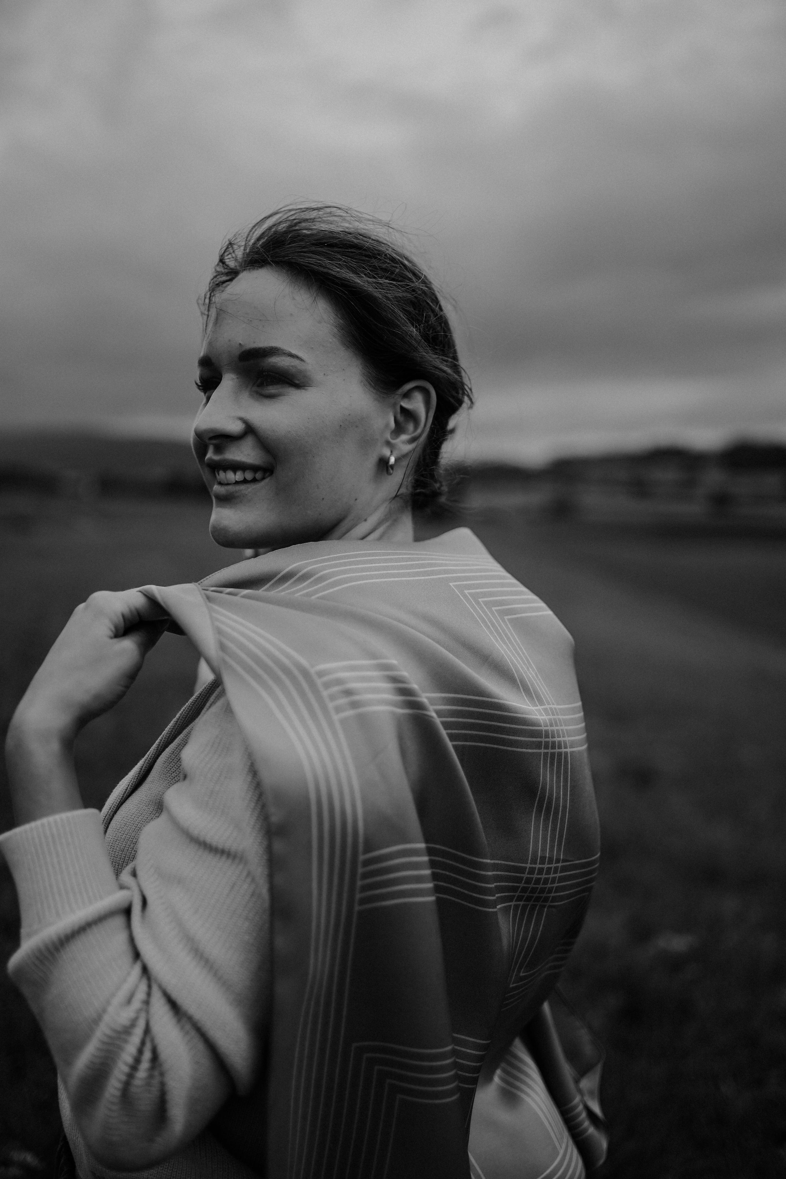 “Lightness”. Editorial for https://preri.com/. Julia Pelikánová | Portrait and content photographer in Prague