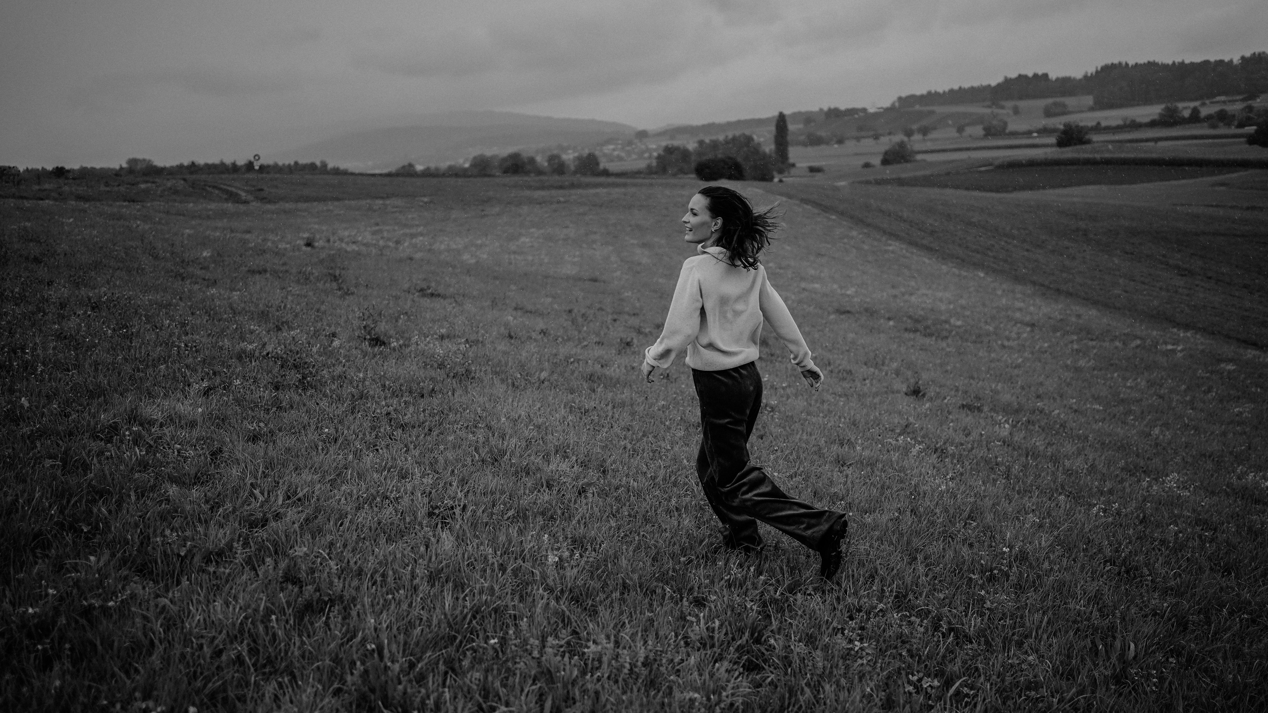 “Storm”. Editorial for https://preri.com/. Julia Pelikánová | Portrait and content photographer in Prague