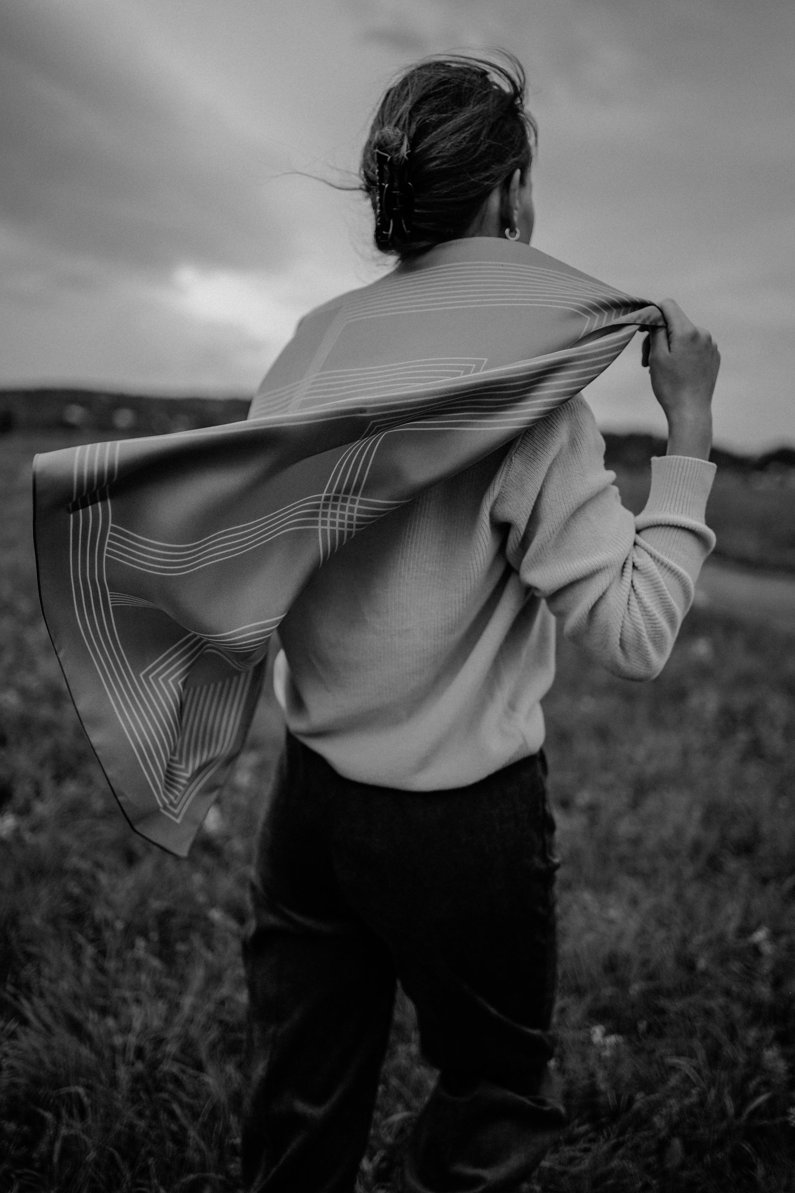 “Lightness”. Editorial for https://preri.com/. Julia Pelikánová | Portrait and content photographer in Prague