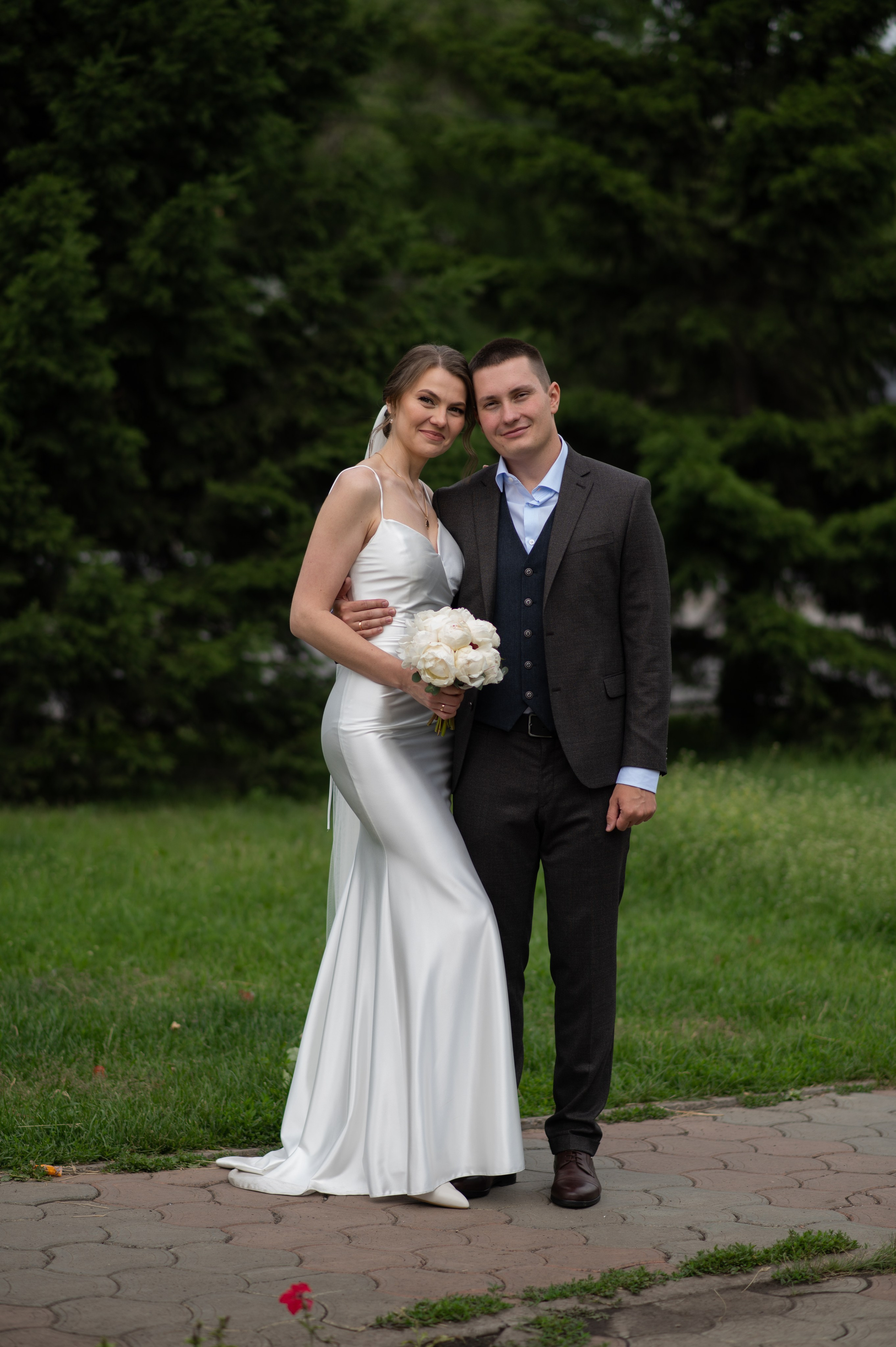 Light. Wedding and commercial photographer