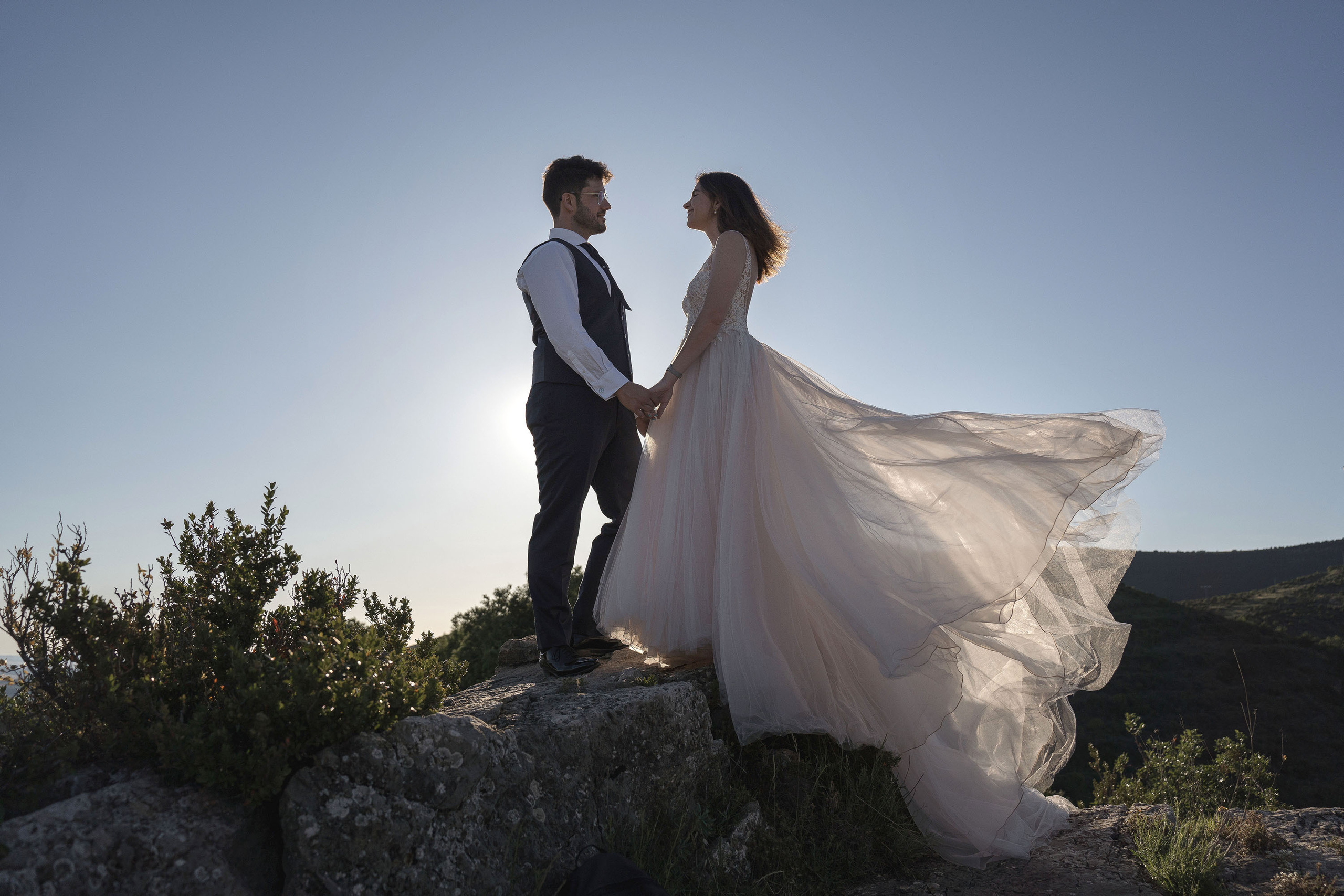 Fotos de postboda en Pirineos, montaña, castillos. Fotos de postboda o. PIXLOVE - Fotógrafos de bodas Huesca Pirineos Zaragoza