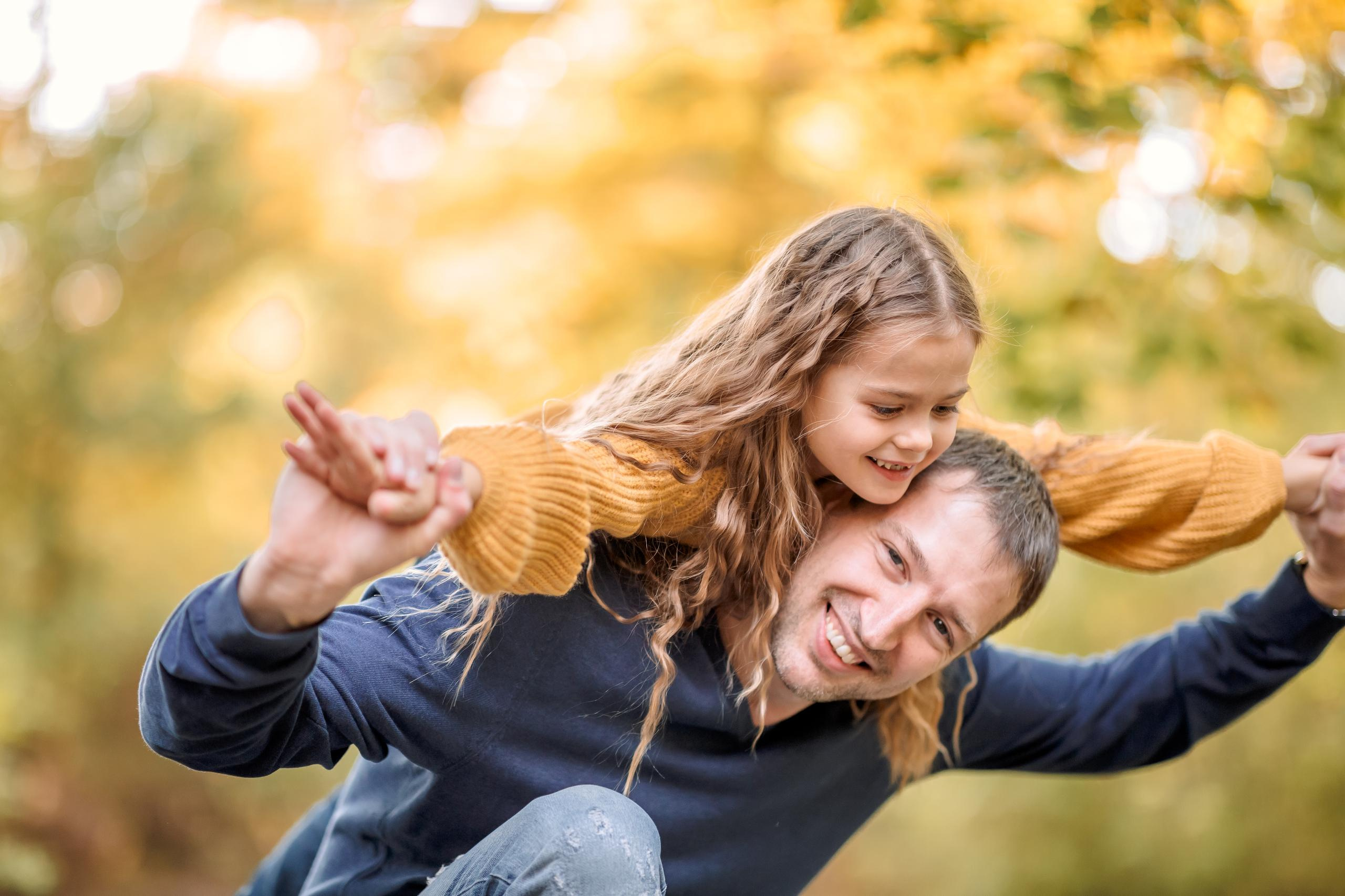 English garten vibes. Family photograph in Munich Anastasia Vorobtsova