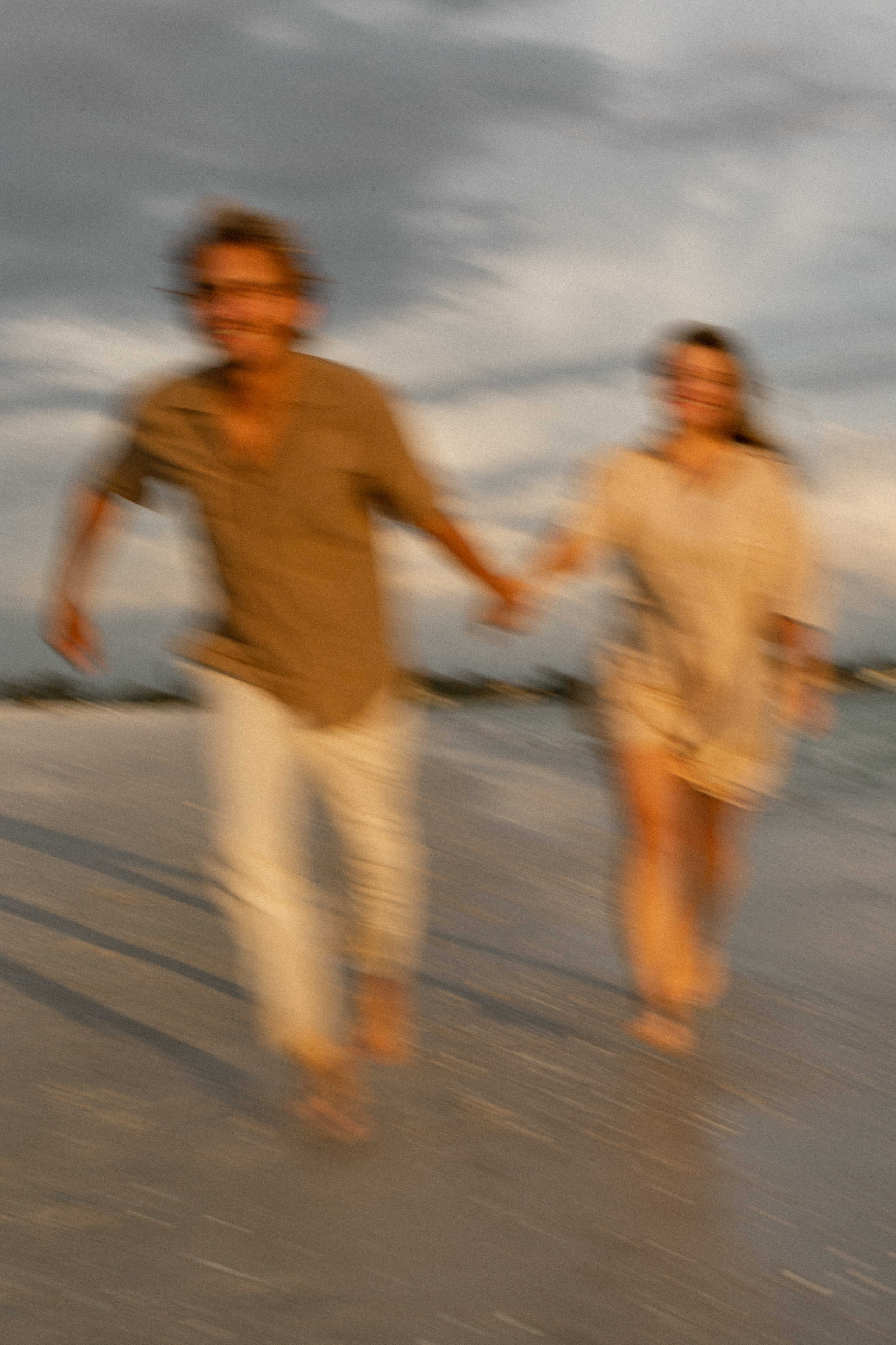 Olya & Misha. Ocean. Photographer Vladmir Gladkov