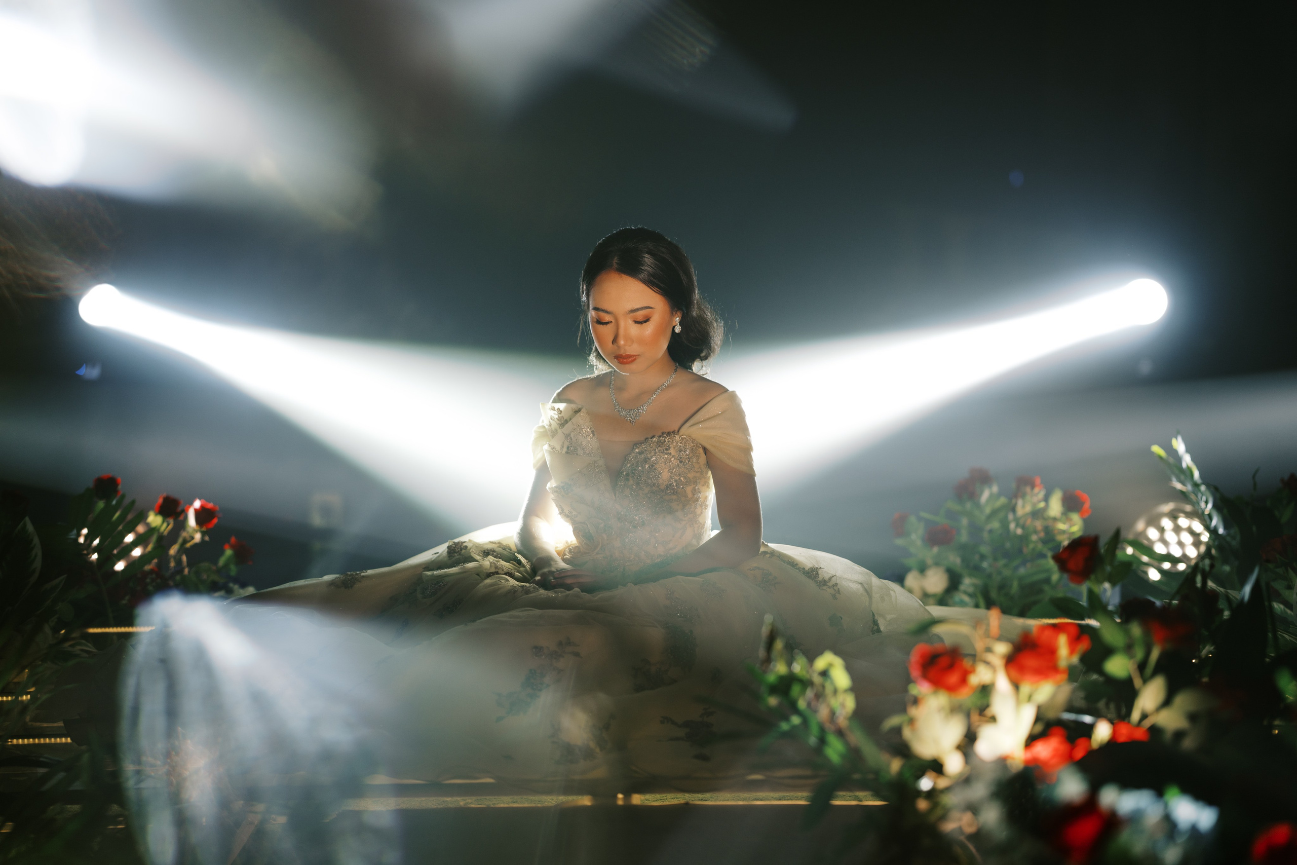 Debuts. Woody Weddings