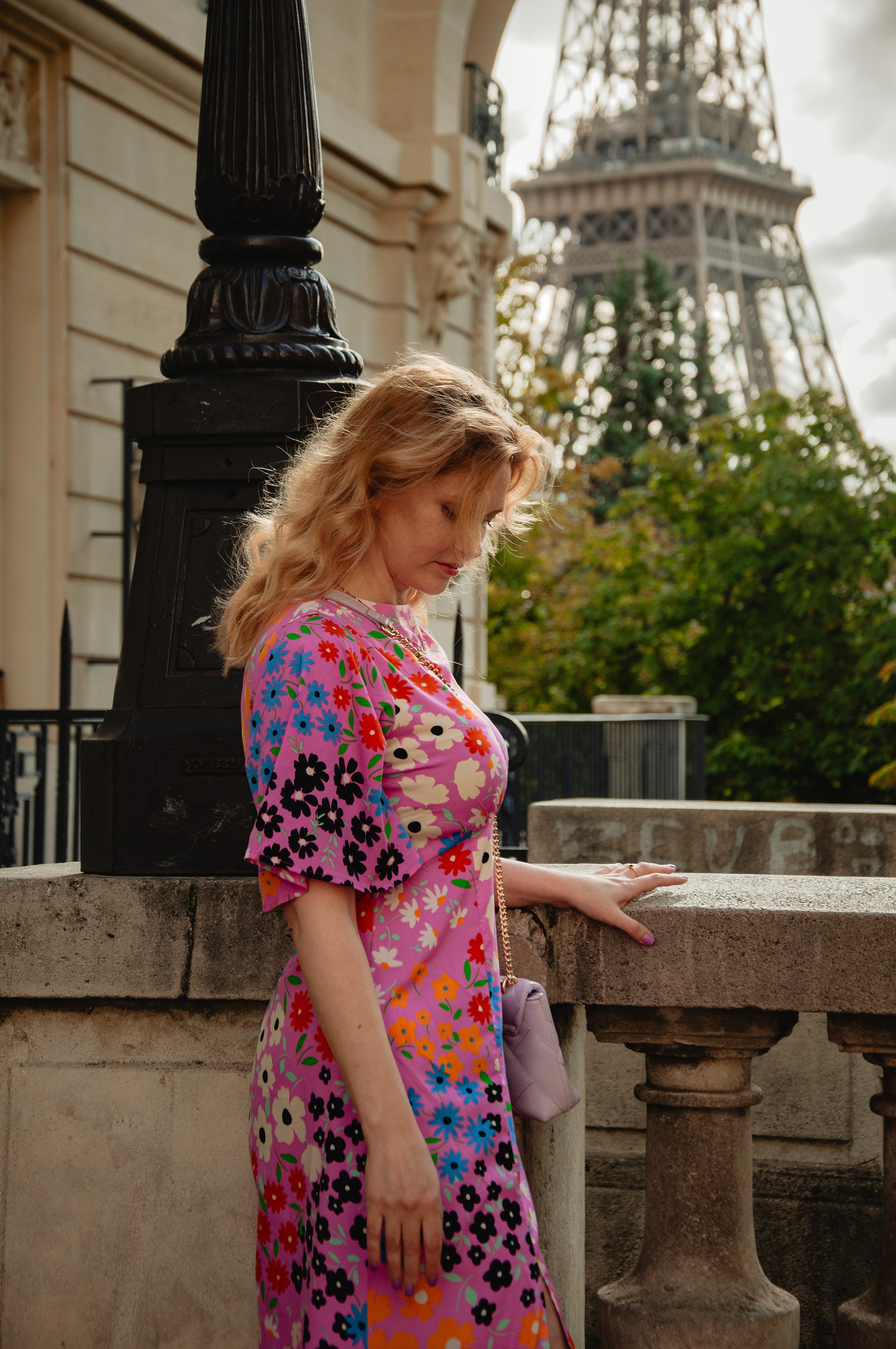 Summer photoshoot at the Eiffel Tower. Paris photographer — Polina Osipova