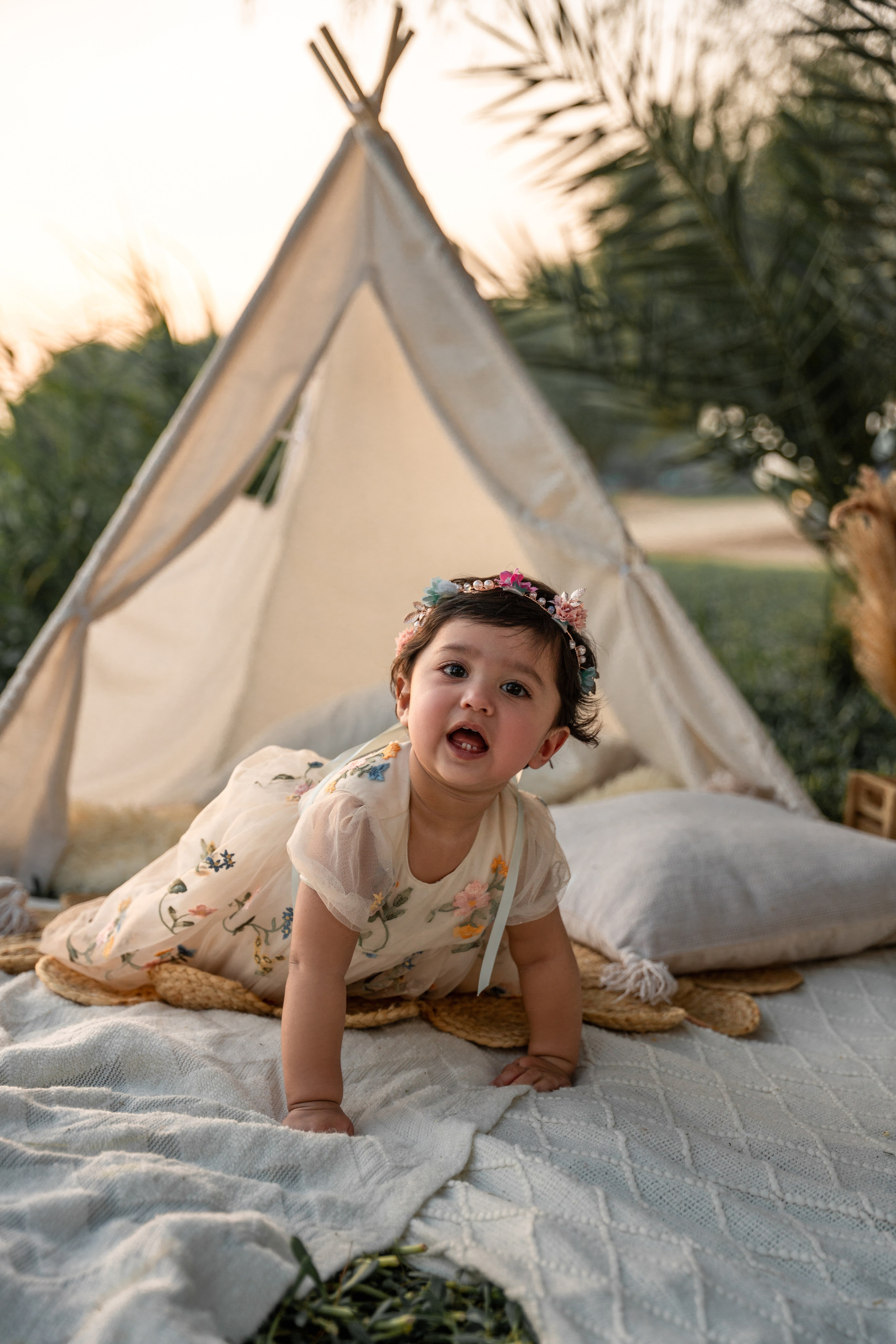 Cake smash and happy time. Angela Iakovleva — Family Photographer in Dubai