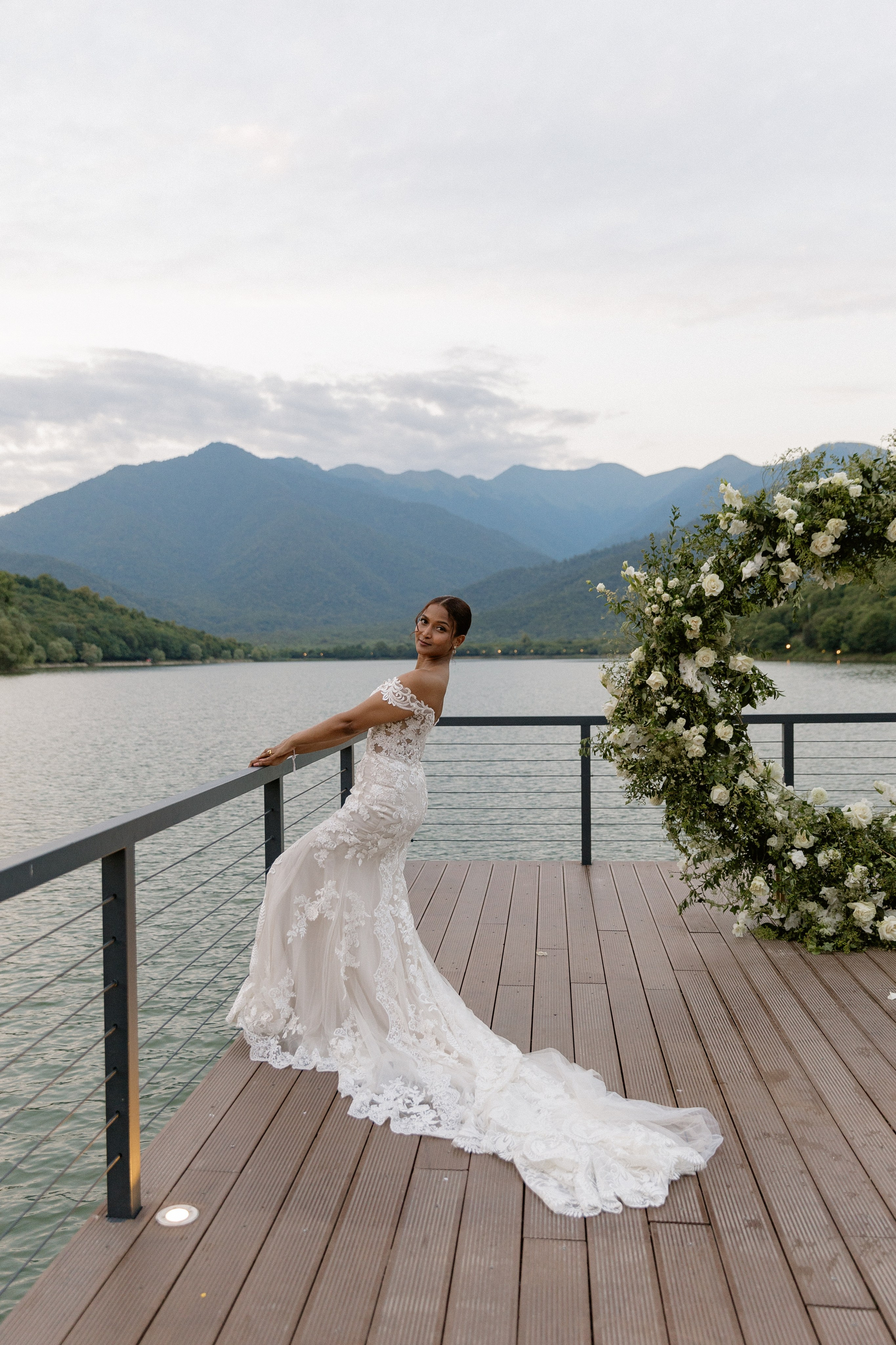 Thesakaya and Kevin. Photographer Anna Nazarenko