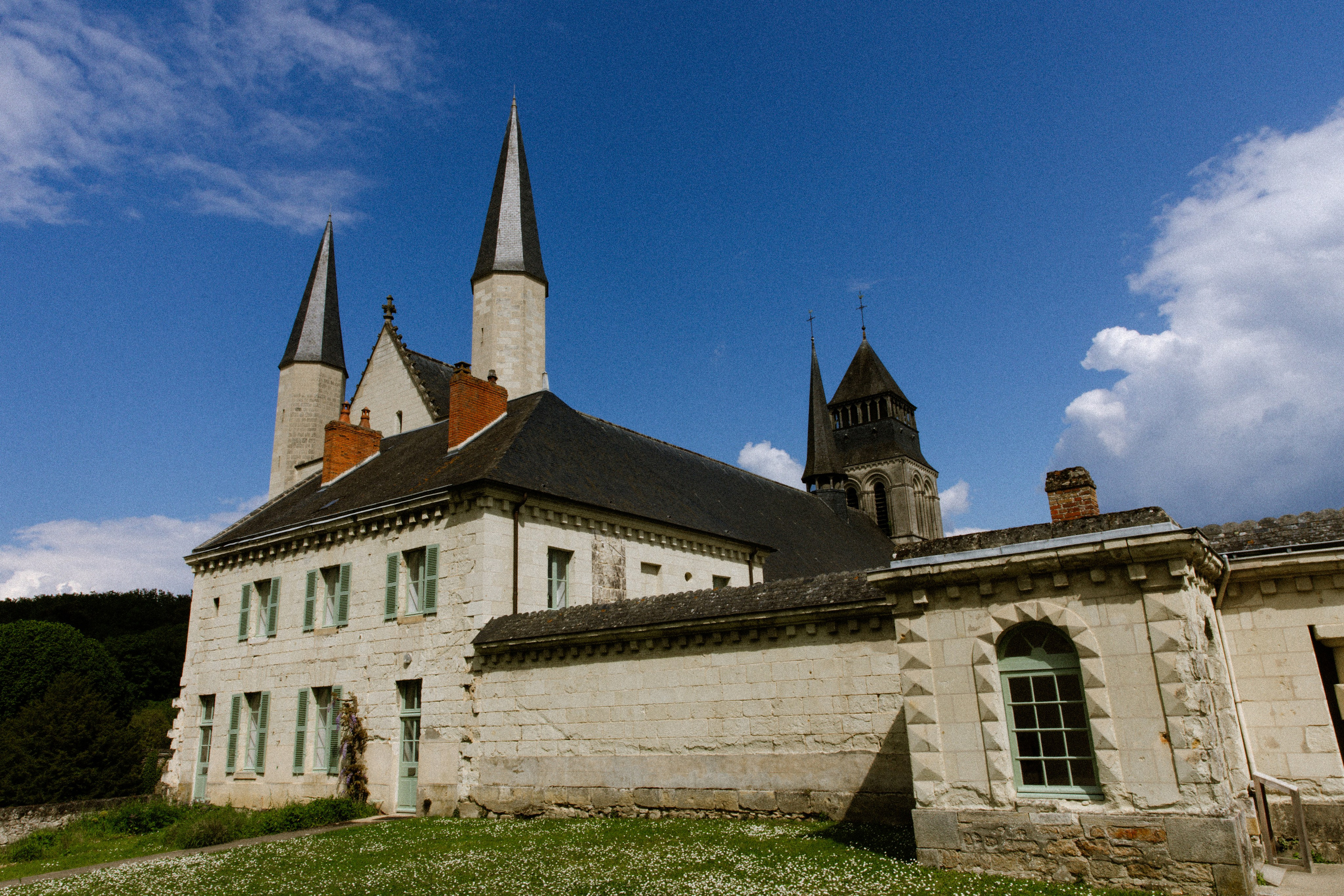 Naike & Clement | Castle Wedding Photography in France. Paris Wedding Photographer