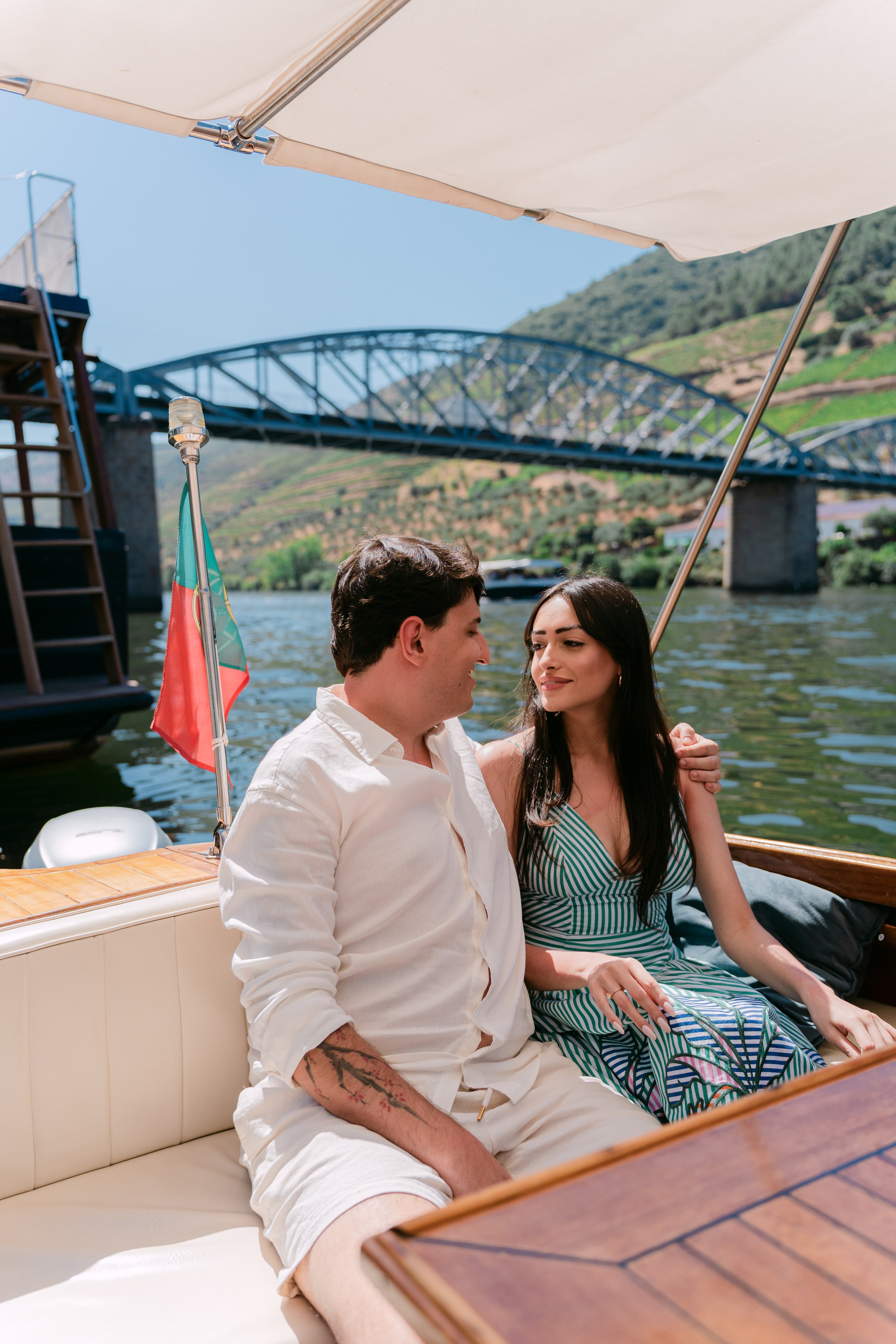 Wedding Proposal at Douro Valley — Arthur & Ana. Wedding & destination wedding photographer in Porto, Portugal — Davi Valente | Lisbon, Douro Valley, Rome, Tuscany & Lake Como
