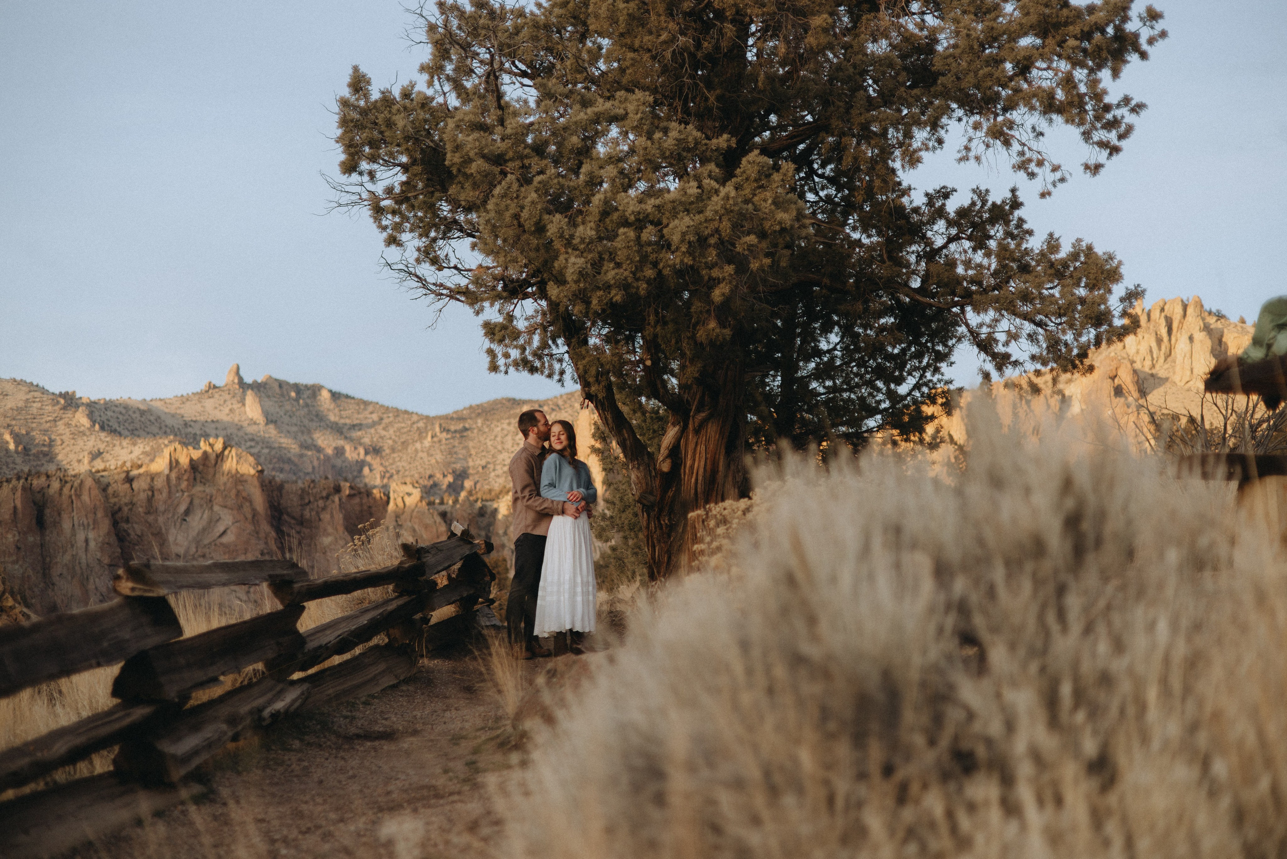 Shelby & Riley Engagement Session | Smith Rock State Park, Oregon. Portland & Seattle Wedding, Elopement & Engagement Photographer | Georgy Shishkin
