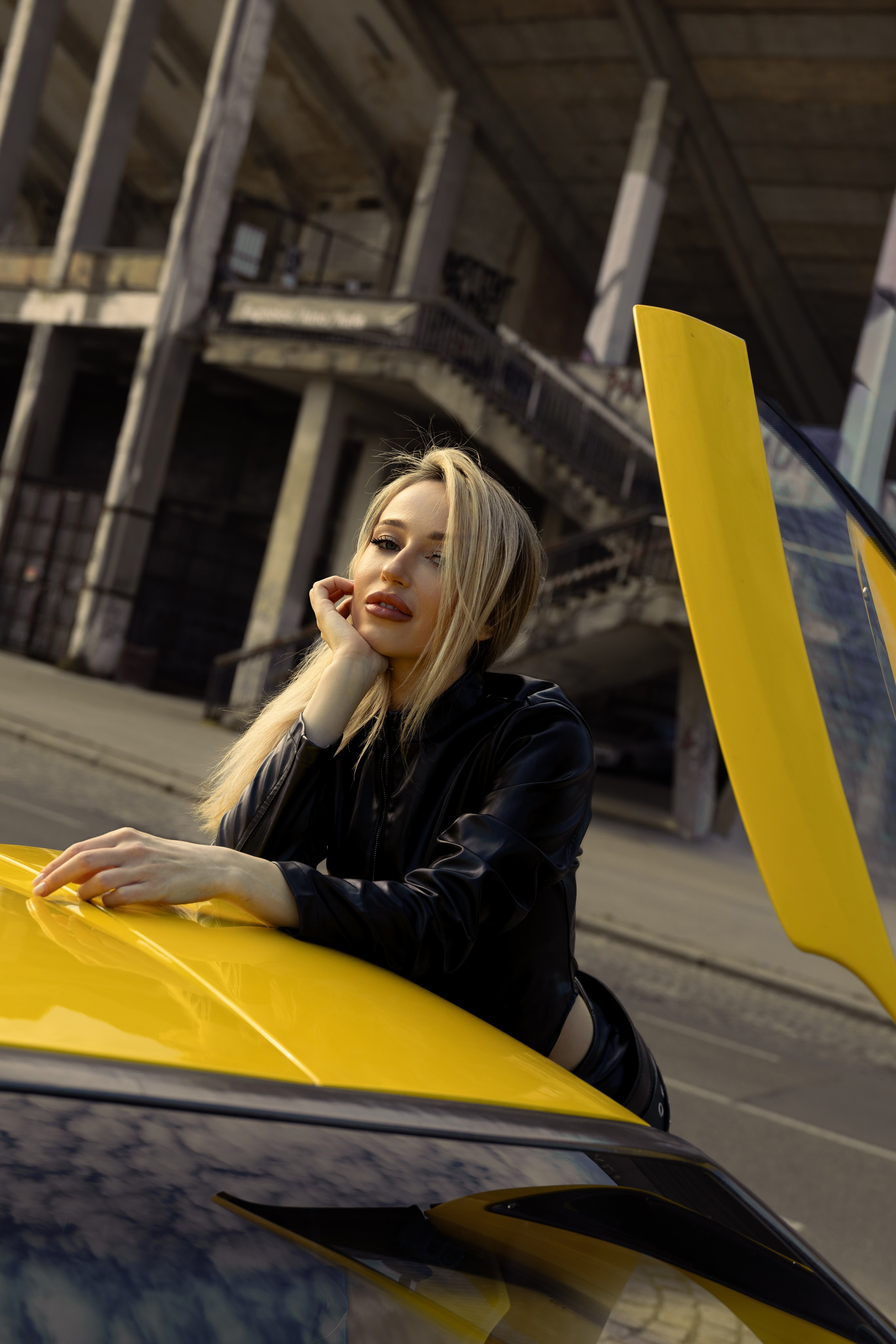 OUTSIDE COMMERCIAL SHOOTS. Stylist Alexandra Dergunova