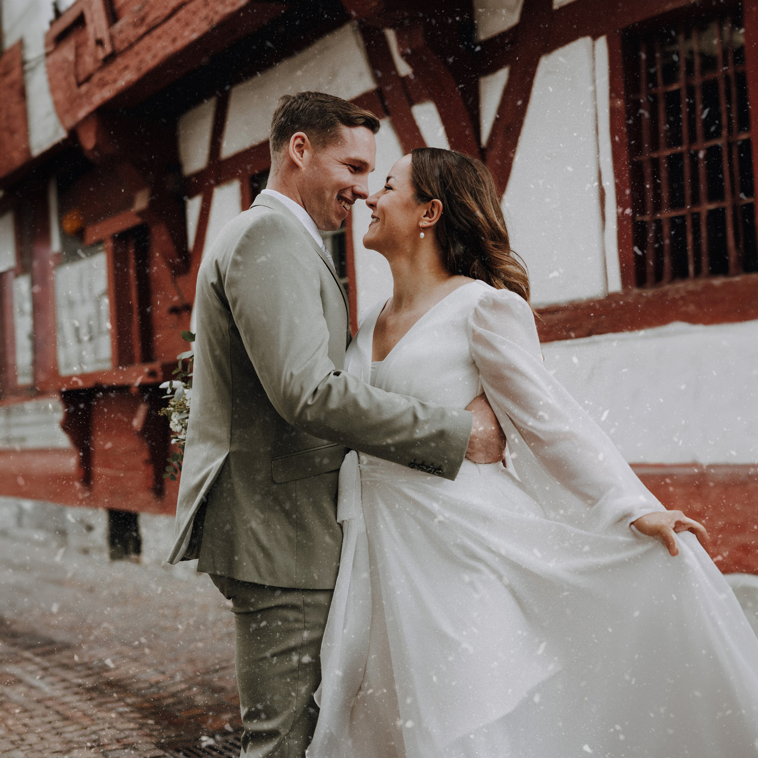 Joelle & Marius. GoldenHourStory