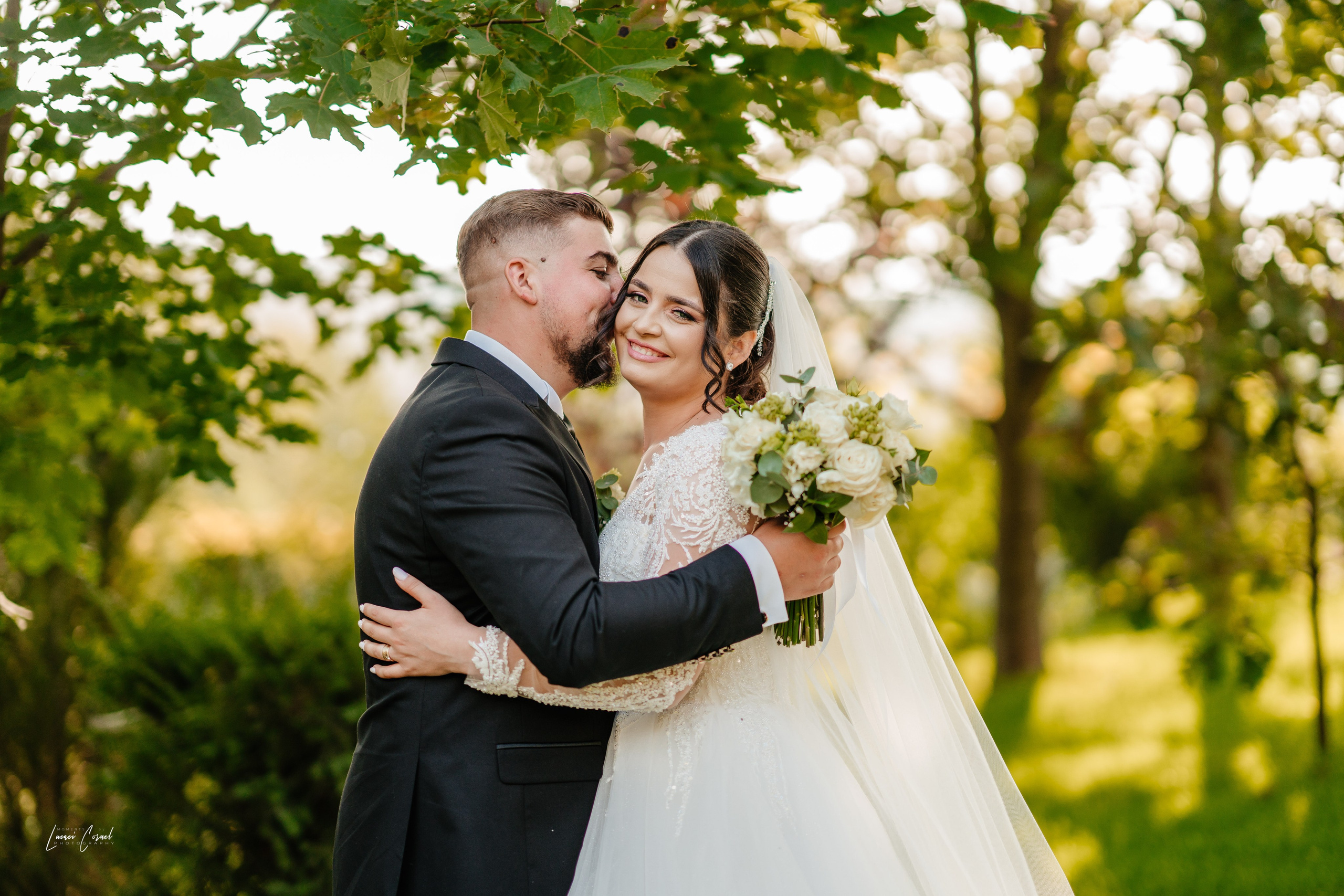 Fotograf de Nuntă Profesional — Fotografie Jurnalistică și Clasică pentru Amintiri de Neuitat. Fotograf de nuntă, corporate, botezuri, majorate și aniversări Roman, Lucaci Cornel