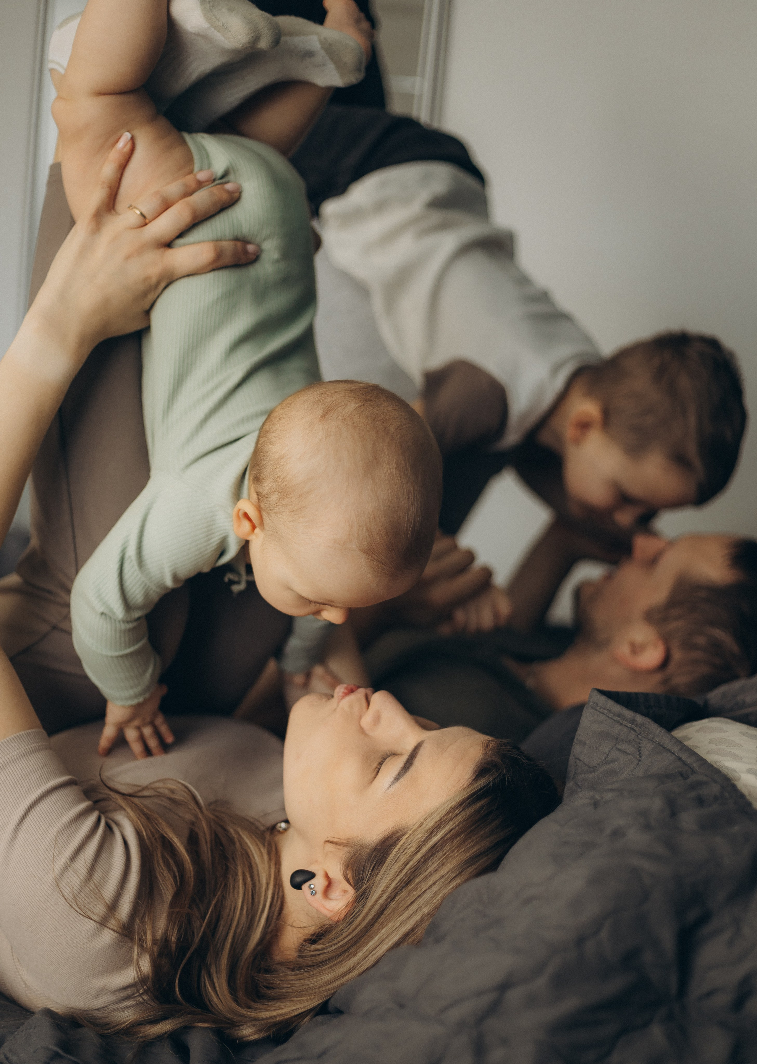 SENDIJAS ģimene. GALVENĀ