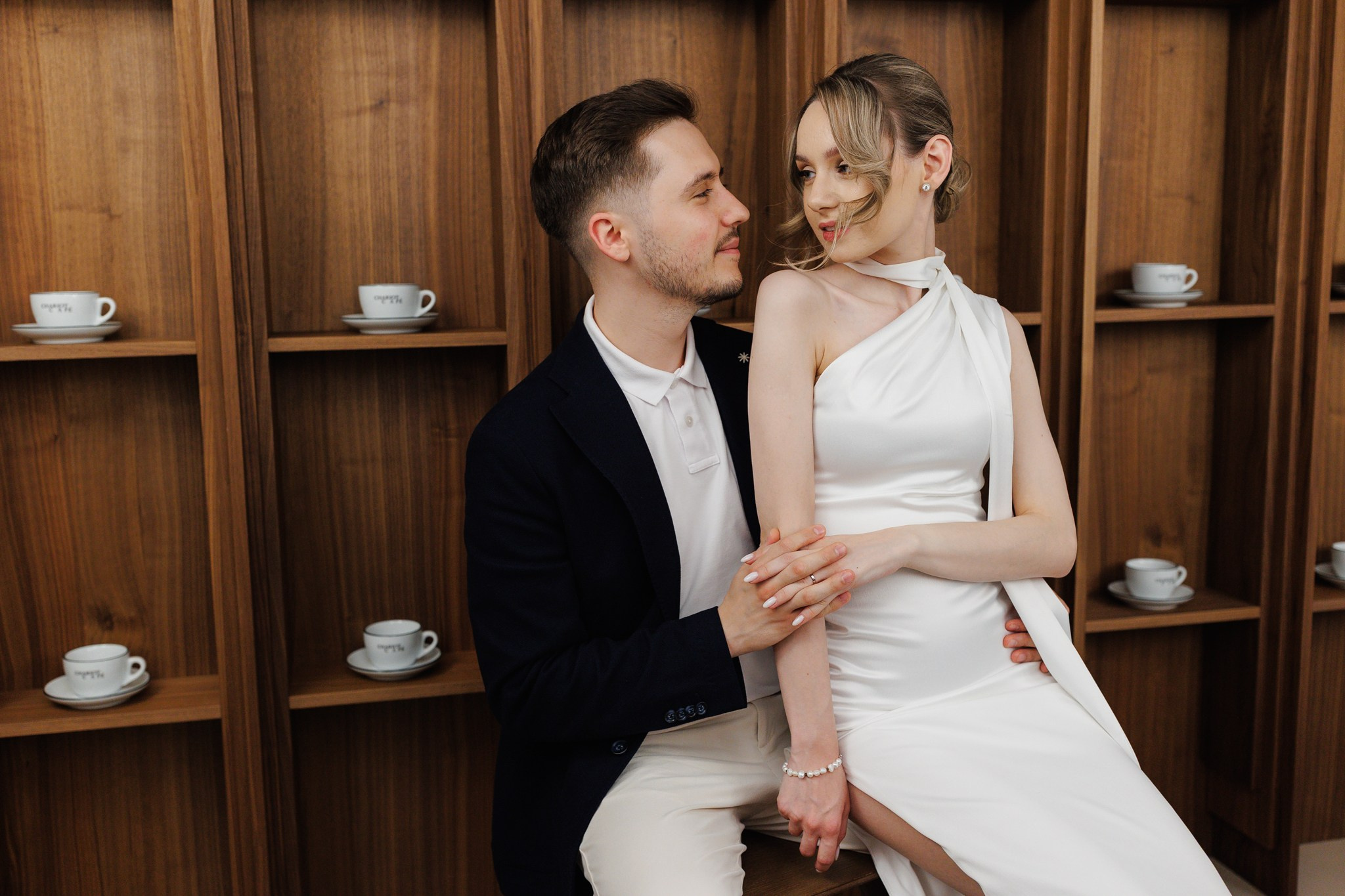 Cununie civila Andreea si Daniel - Sedinta foto la Chariot Cafe. Fotograf nunta Bucuresti - Manu Ivanciu | Fotograf botez