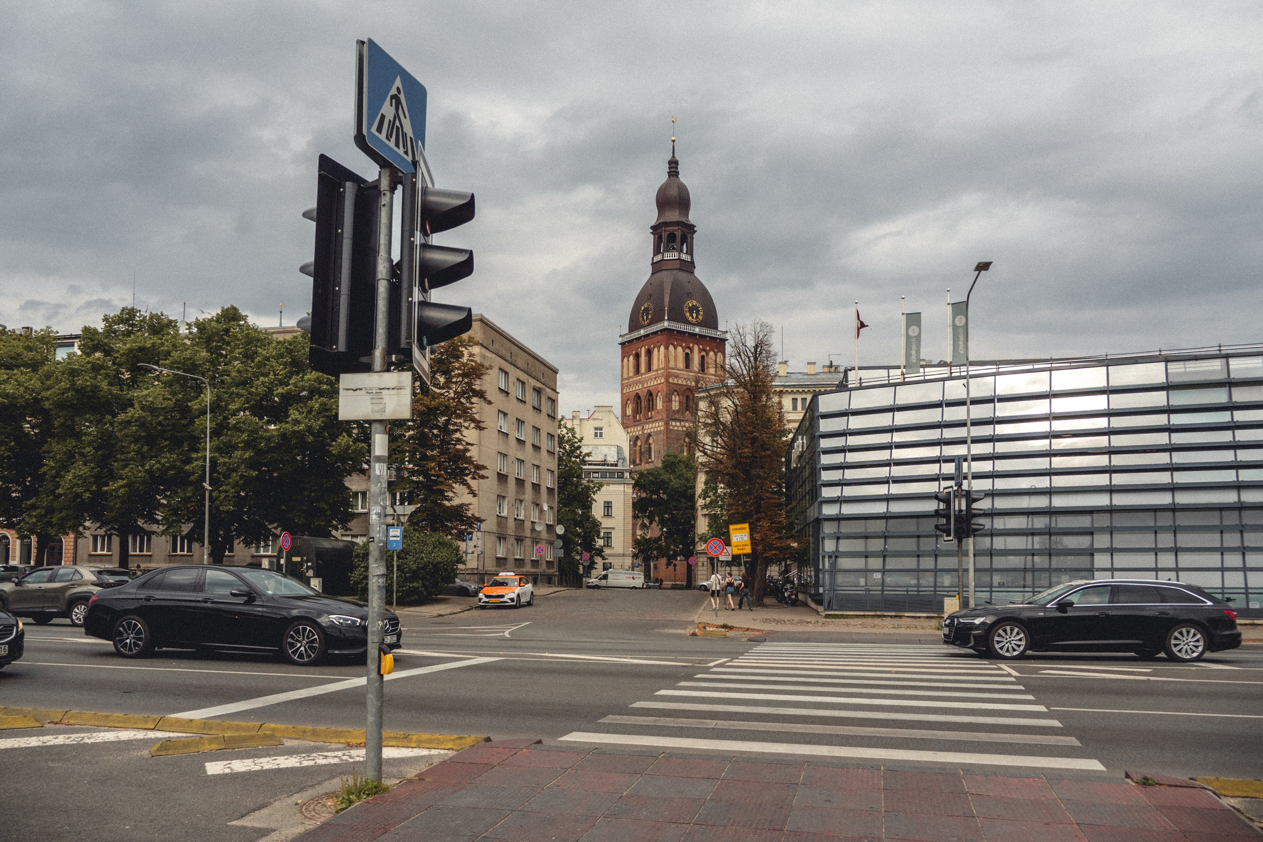 Voyage à Riga. Photographe sur Cote d’Azur. Portraits de familles, couples, enfants, événements