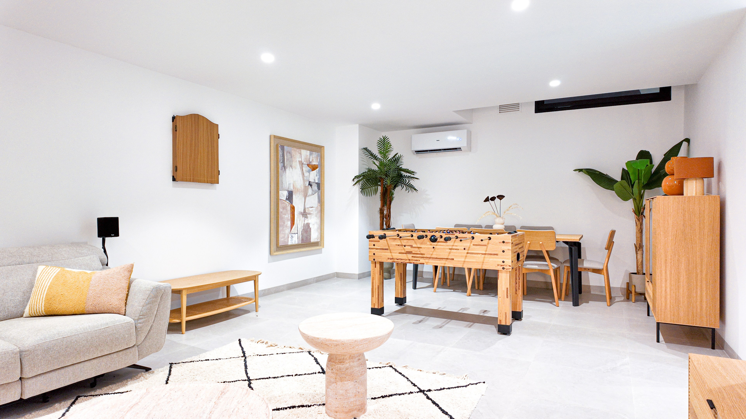 Villa LAKESIDE I’M GROUP. Baby Beast