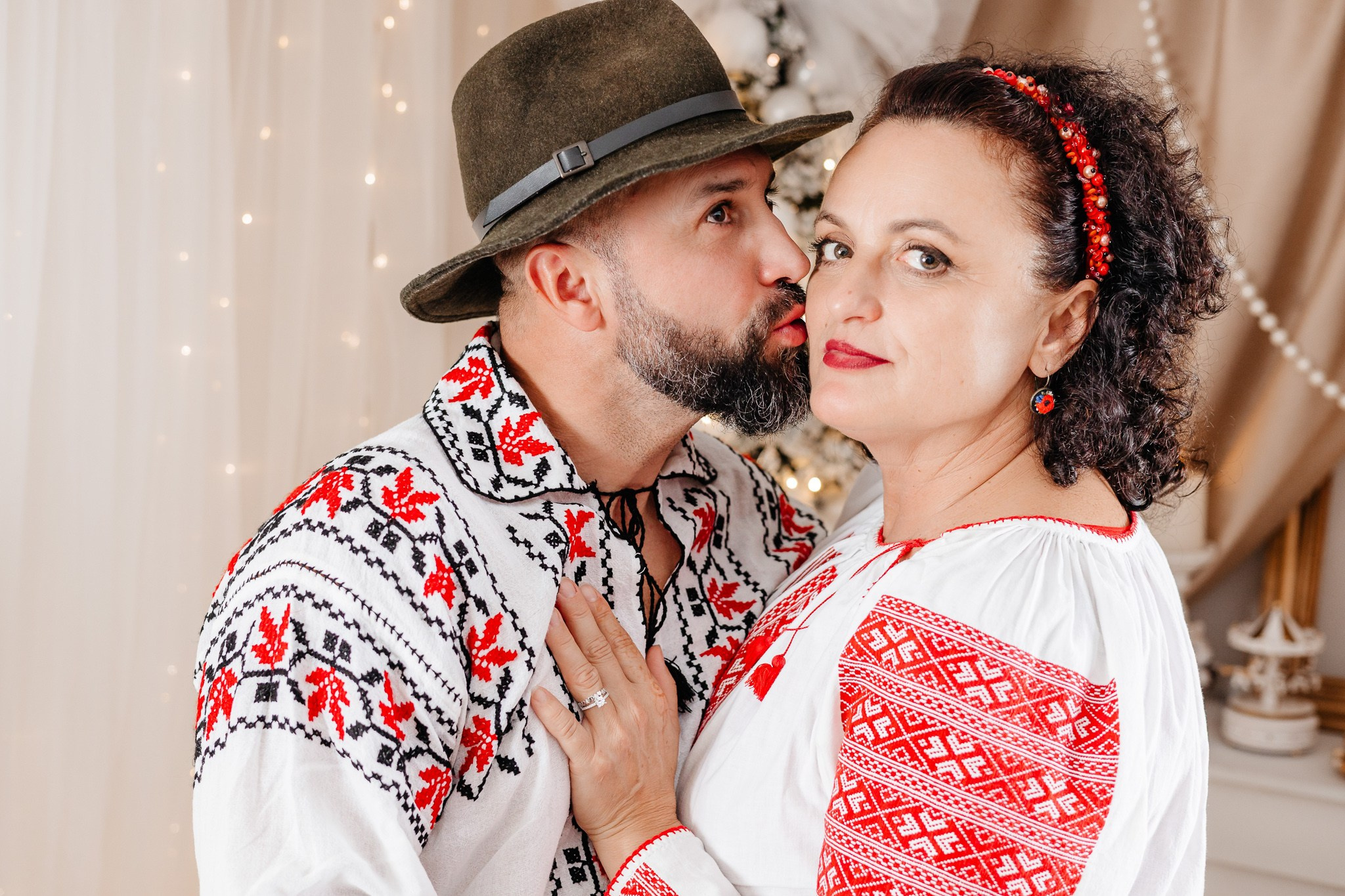 Ședințe Foto Crăciun 2025 Piatra Neamț | Fotografii de Sărbători | FotoACTIV. Fotograf Profesionist Piatra Neamț, Roman, Târgu Neamț, Bicaz, Neamț | Studio, Nuntă, Botez, Eveniment | FotoACTIV