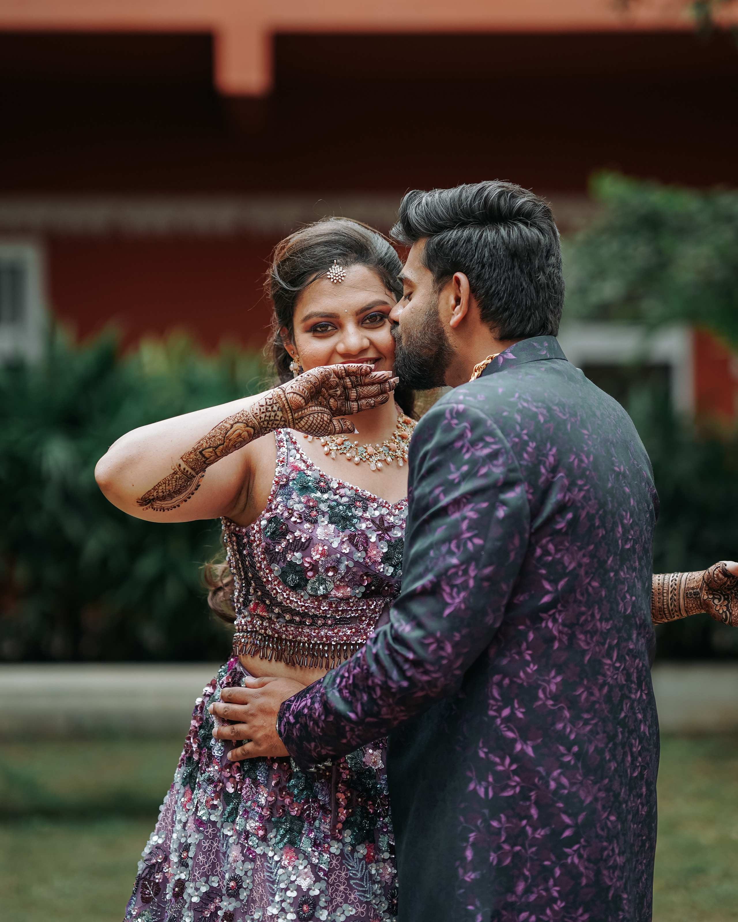 HALDI & MEHANDI. Wedding photographer Stalen Robert