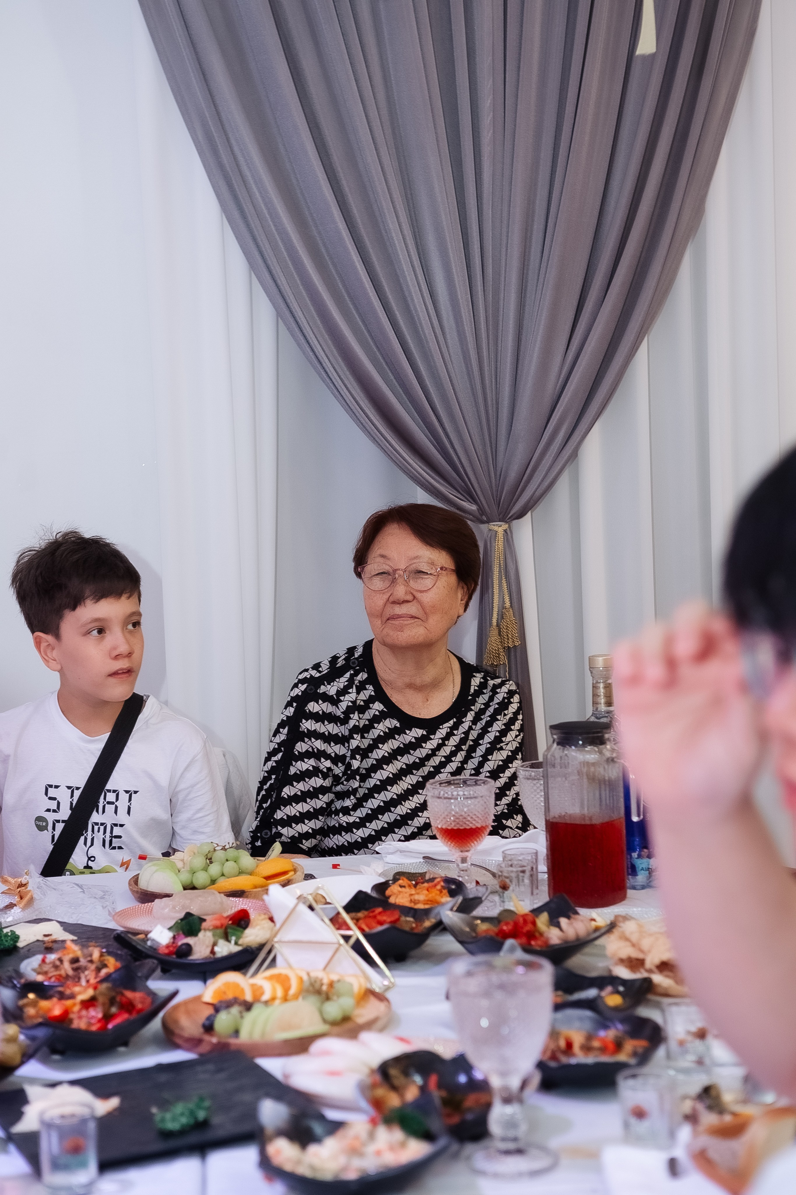 Тео дома и в ресторане. Фотограф беременности, ньюборн и годовасиков в Корее Жанна Хан