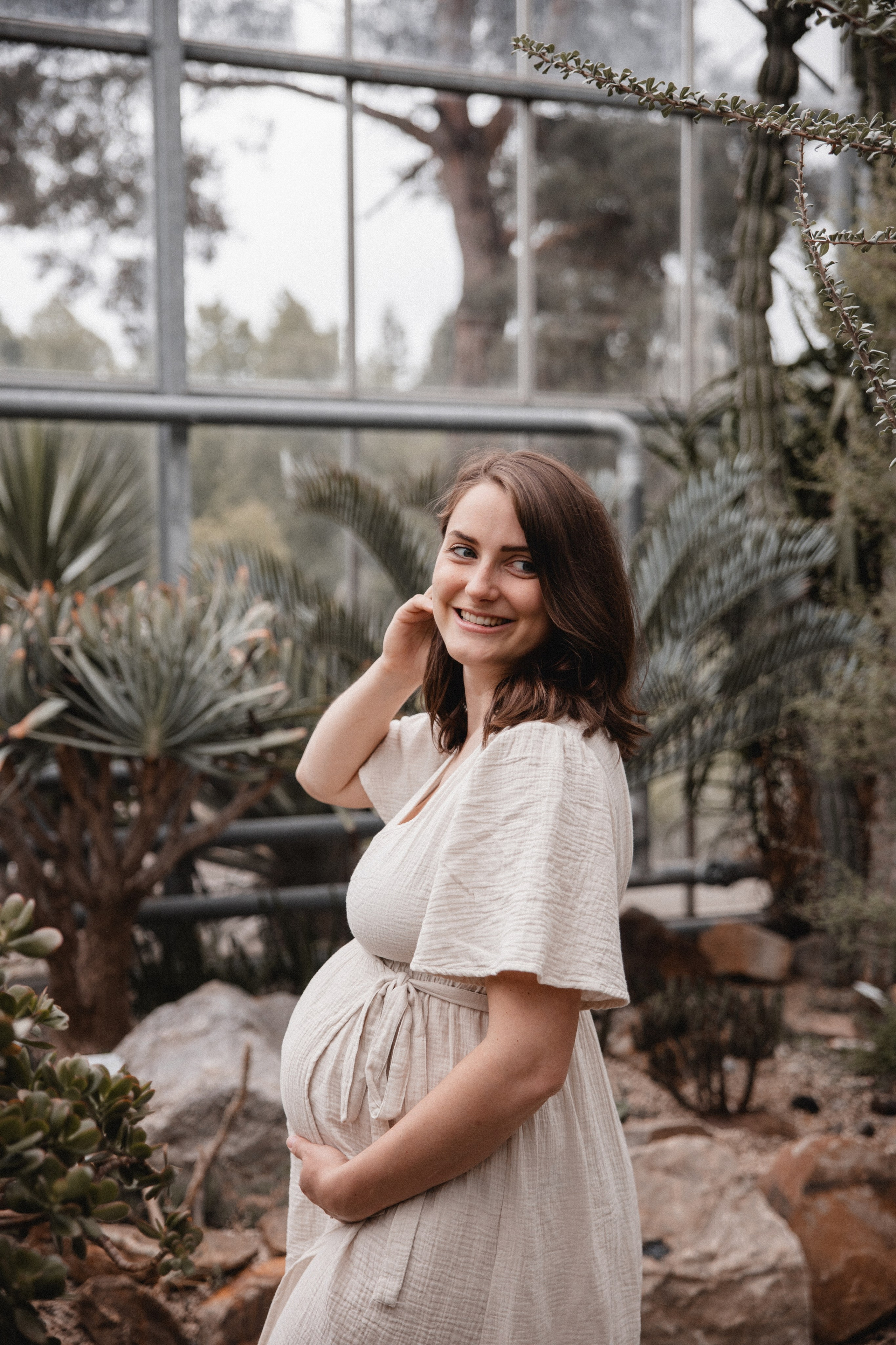 Babybauch Shooting im Botanischen Garten Bochum | Reiche Fotografie. Hochzeitsfotografin Bochum | Halyna Reiche Fotografie NRW