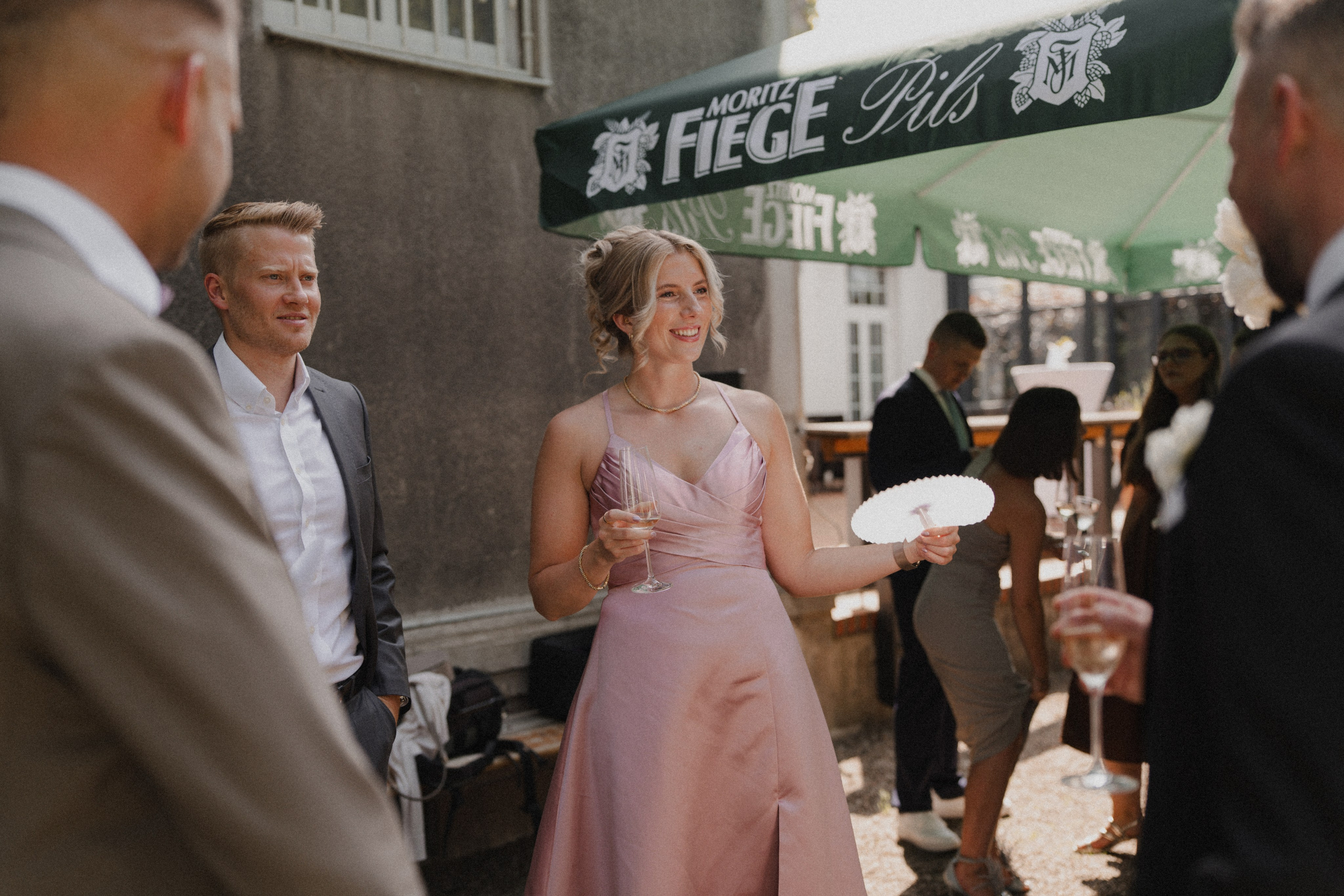 Jessica & Felix I Gesellschaft Harmonie Bochum. Hochzeitsfotografin Bochum | Halyna Reiche Fotografie NRW