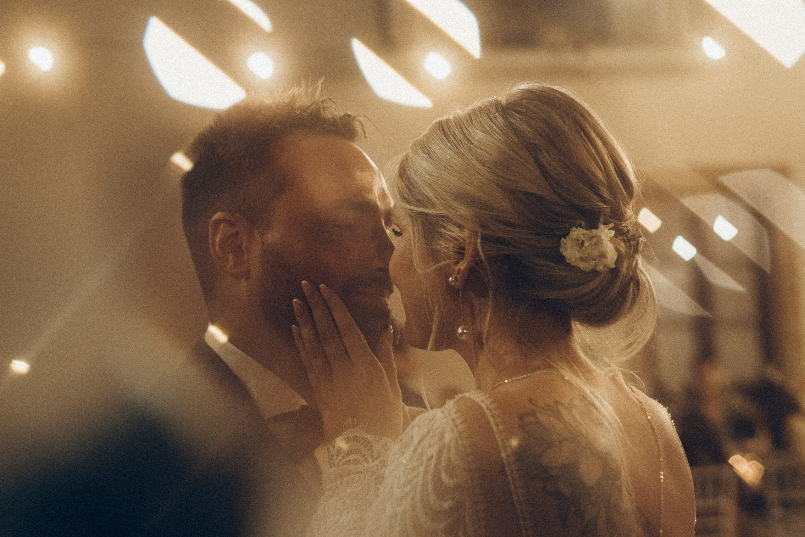 Nadezhda & Dmitry. Masia Mas Coll. Paola wedding photographer / videographer in Barcelona
