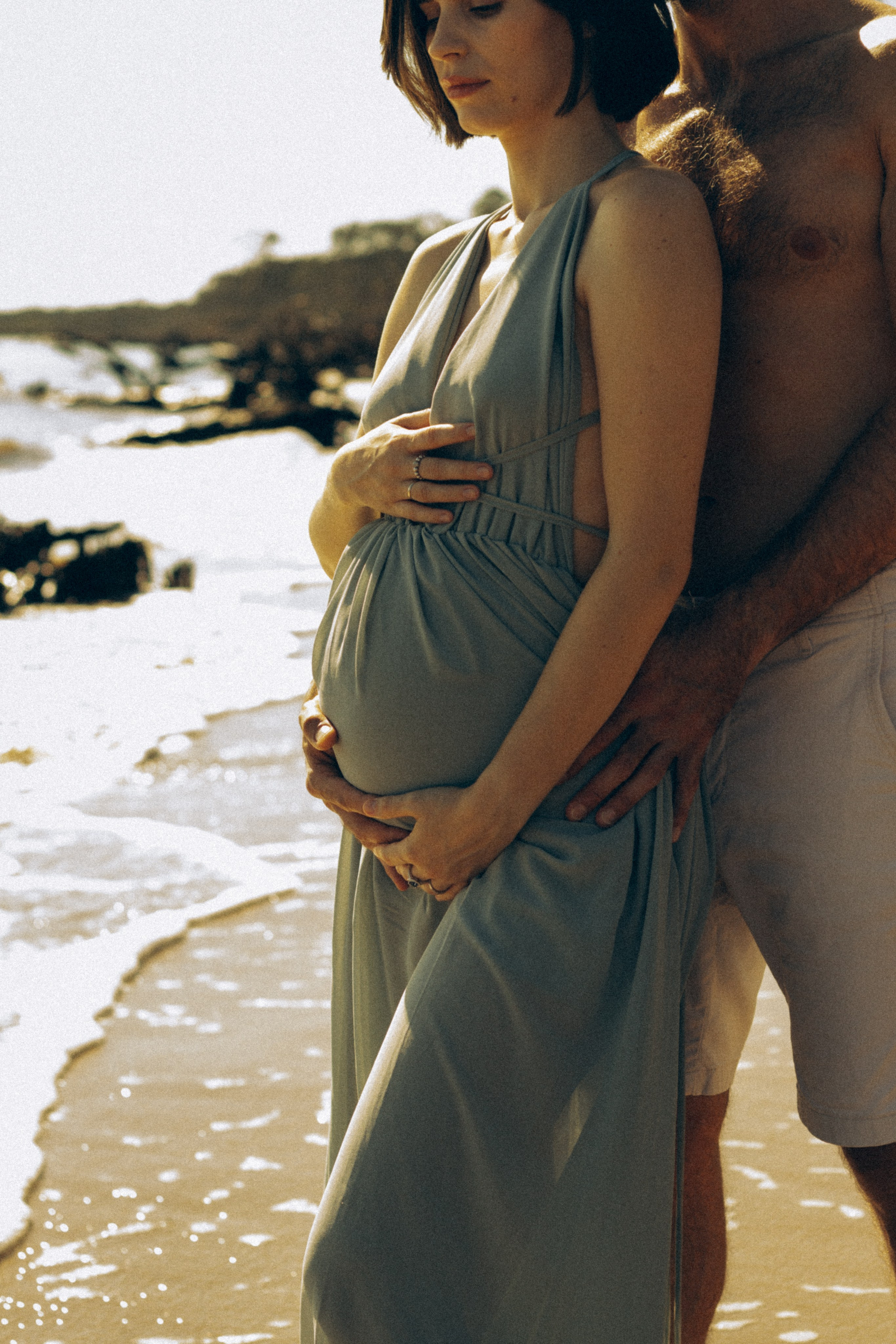 Maternity photoshoot at the beach. Portrait and couples photographer in Florida, Valeriia Honcharova