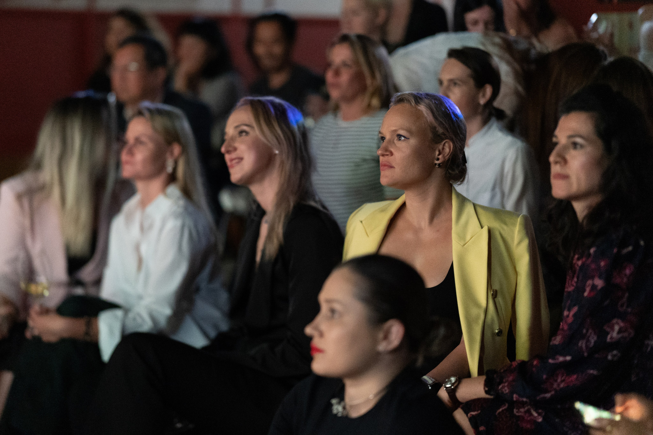 KRISP. PRODUCTION MOVIE PREMIER. ФОТОГРАФ В ГОНКОНГЕ (СВАДЬБЫ, FASHION, СЕМЕЙНЫЕ, МЕРОПРИЯТИЯ, ФОТОПРОГУЛКИ)