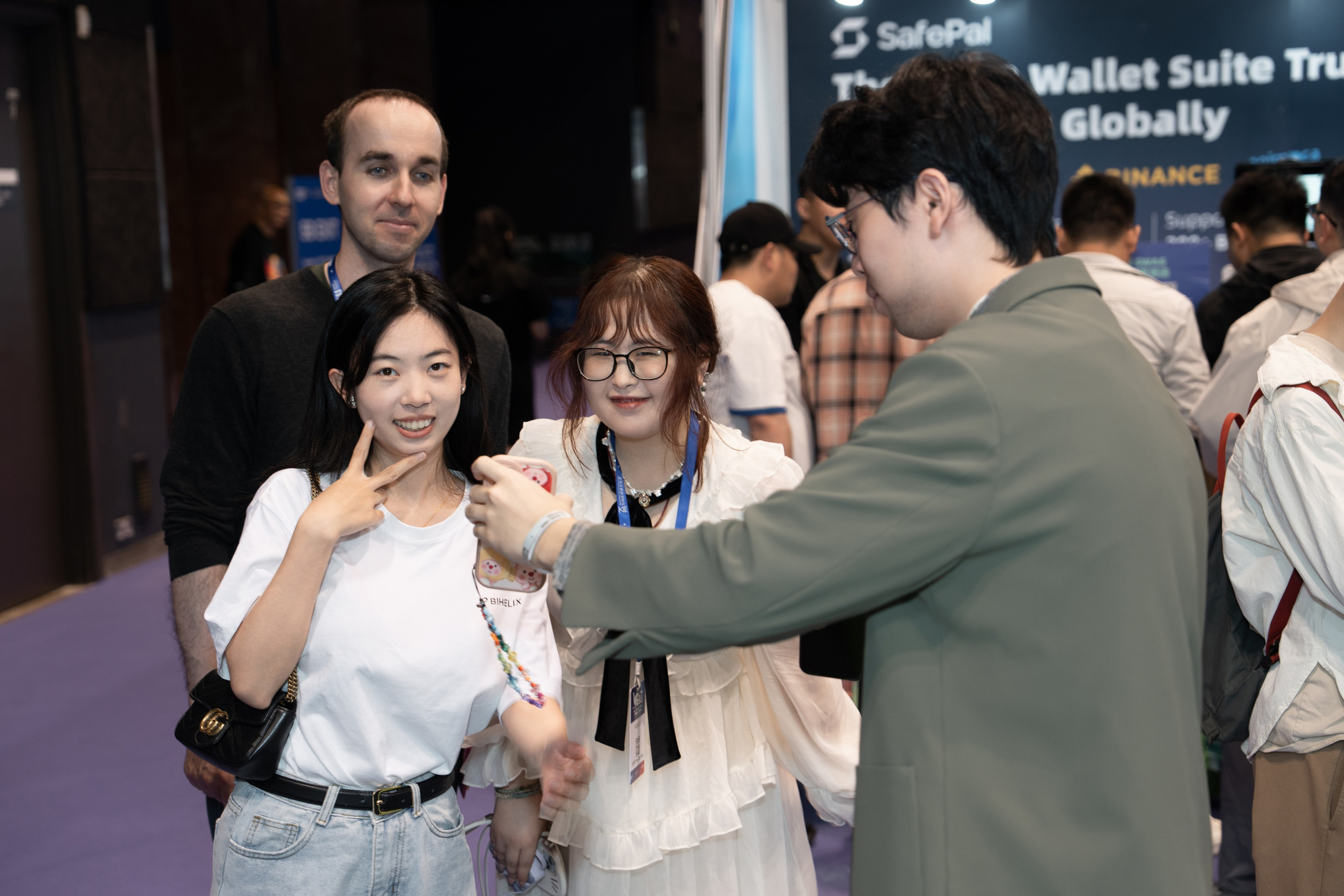 TON. PHOTOGRAPHER IN HONG KONG (WEDDING, FASHION, FAMILY, EVENTS)