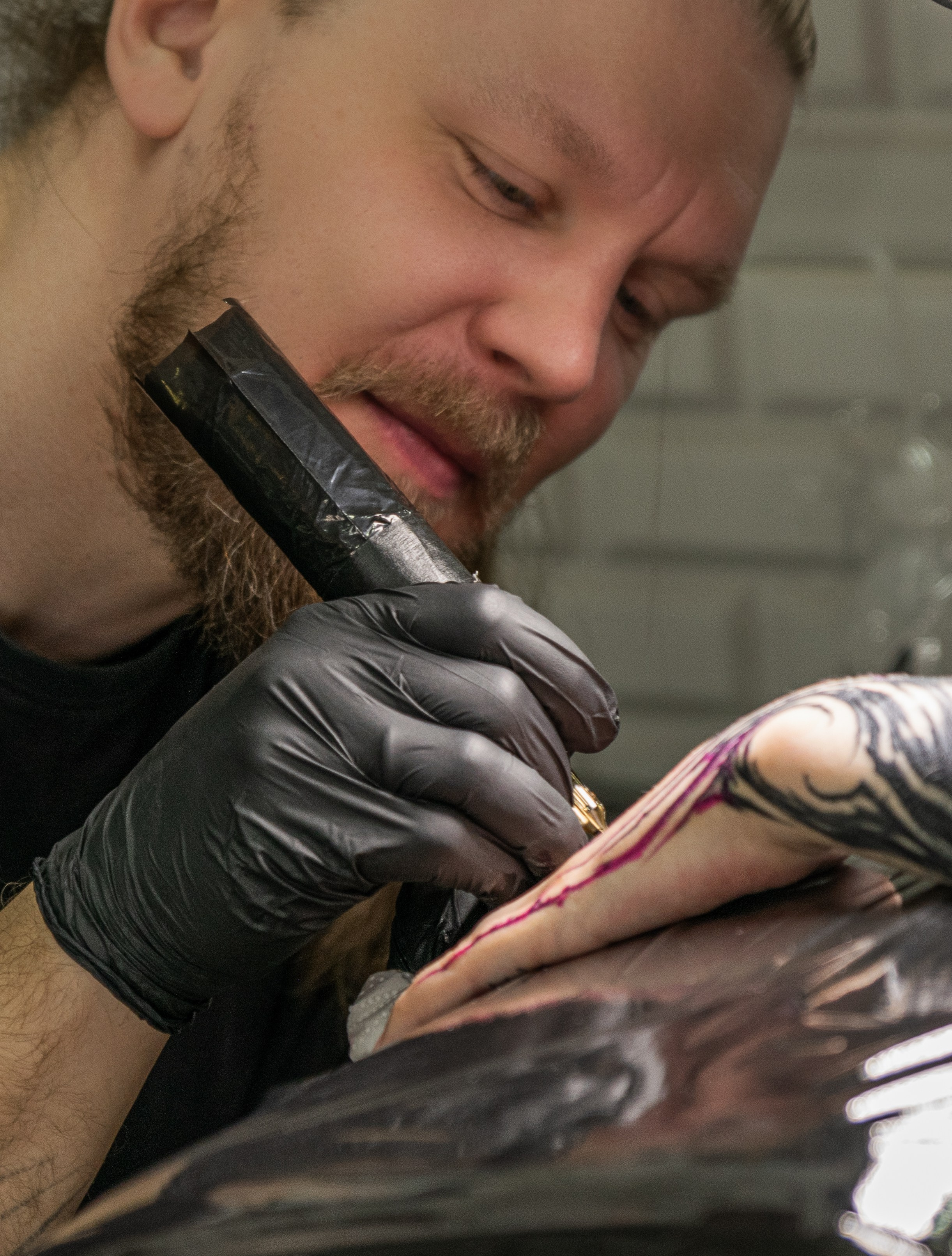ROY TATTOO — радни дан. Викторија Федосеенко, фотограф у Србији
