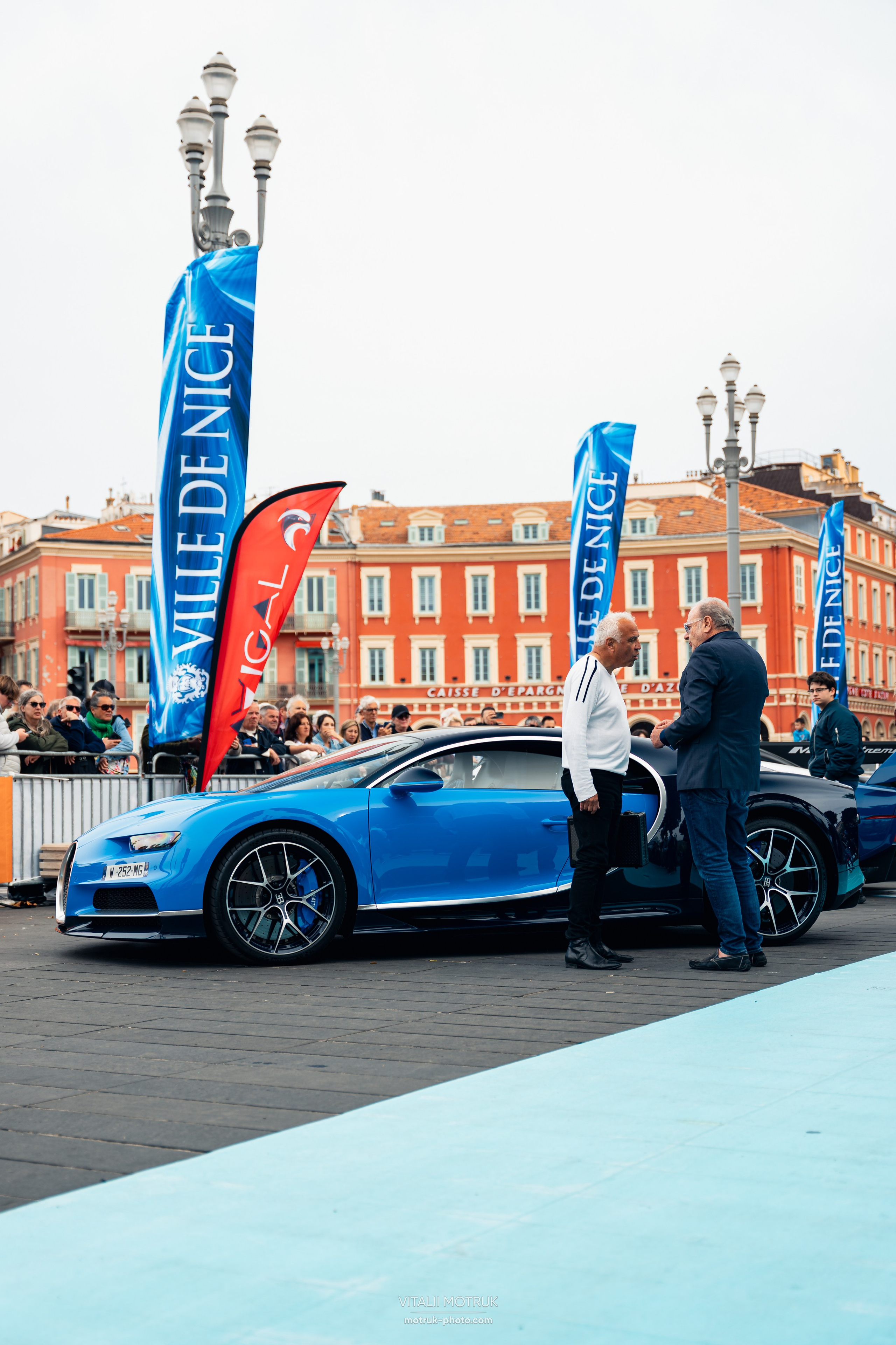 Legends de Nice. Photographe de voitures à Paris — Vitalii Motruk