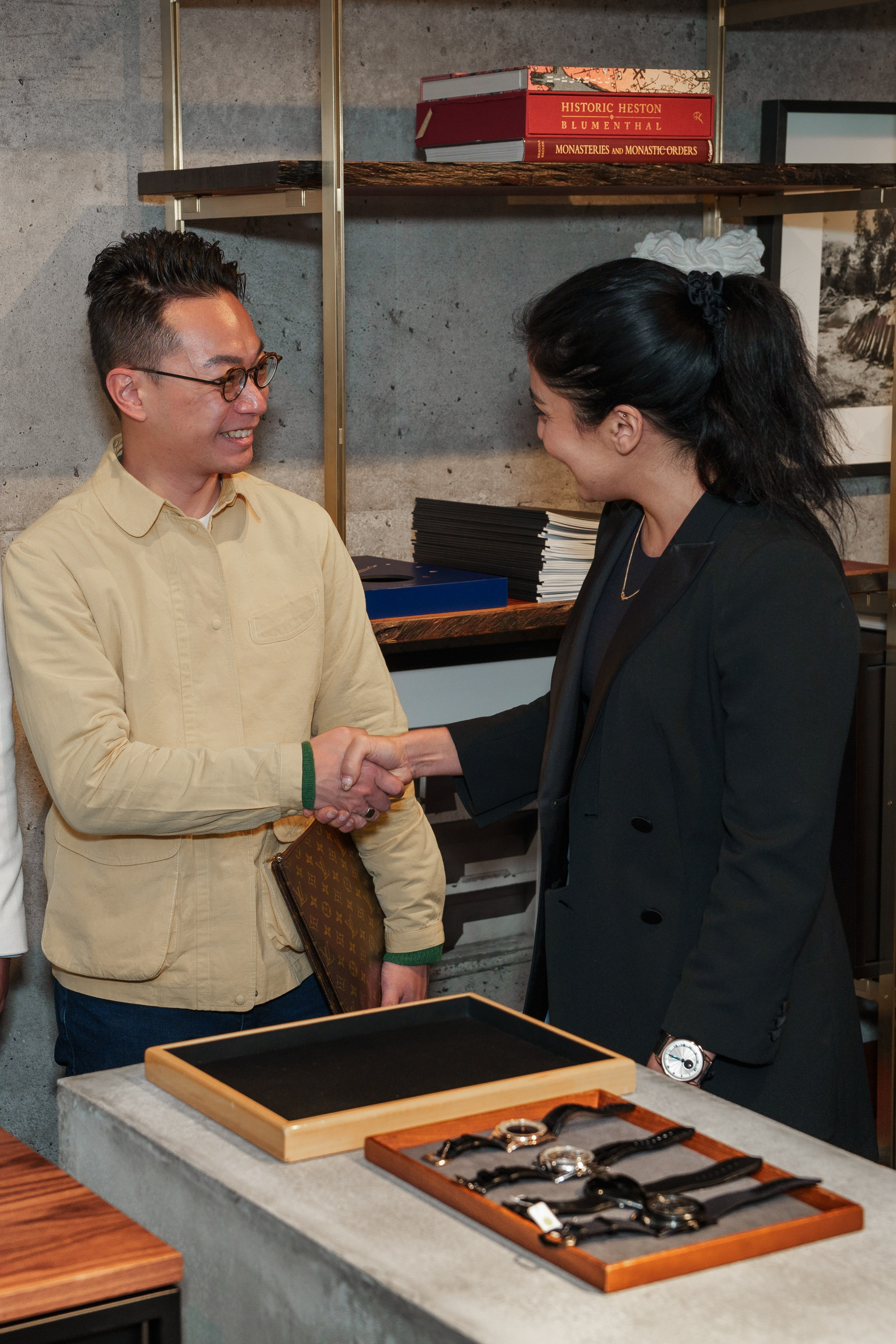 WATCHBOX. ФОТОГРАФ В ГОНКОНГЕ (СВАДЬБЫ, FASHION, СЕМЕЙНЫЕ, МЕРОПРИЯТИЯ, ФОТОПРОГУЛКИ)