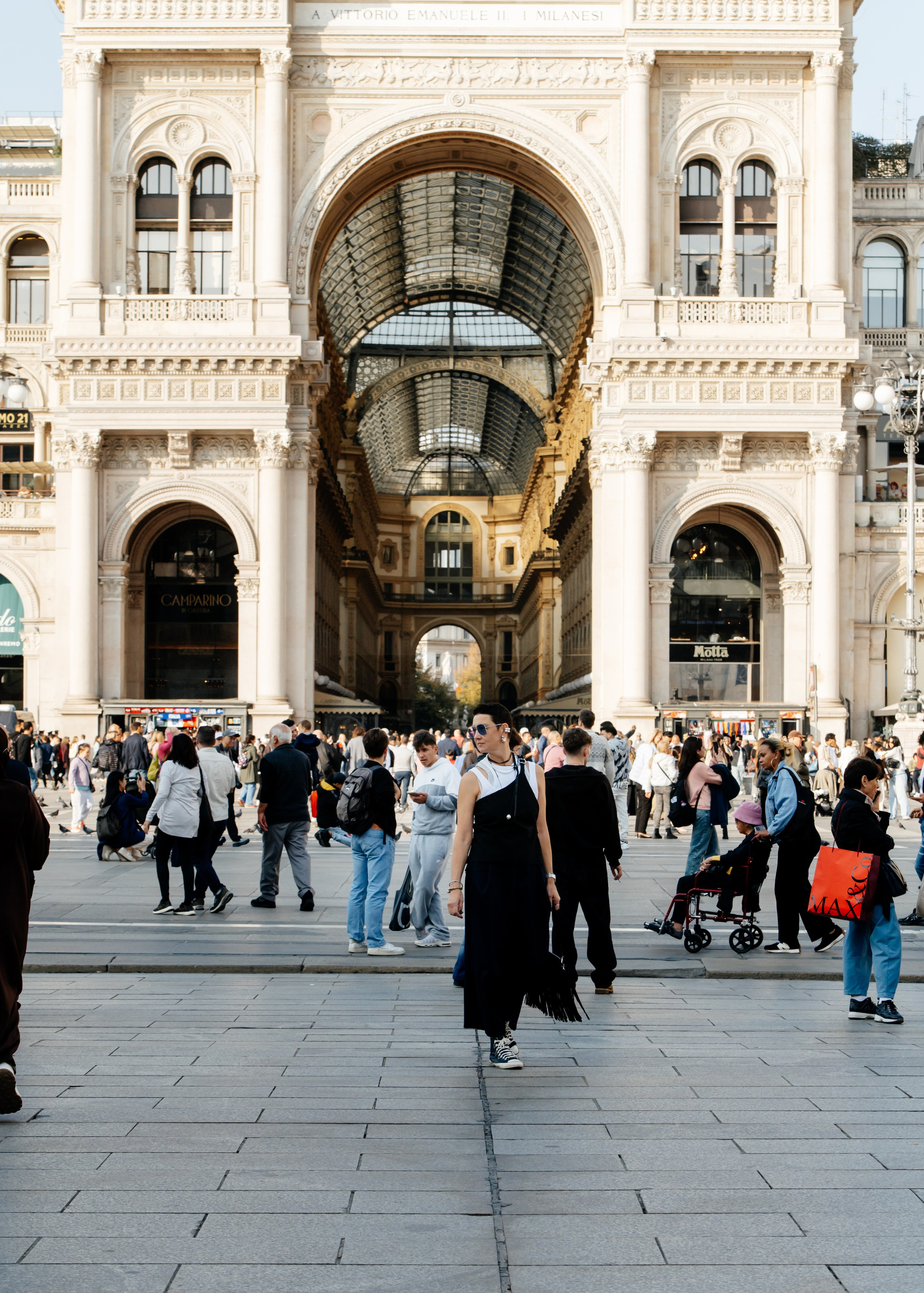 Milan, Autumn 🍂, Julia. Wedding photographer from Moldova Alexey Chipchiu