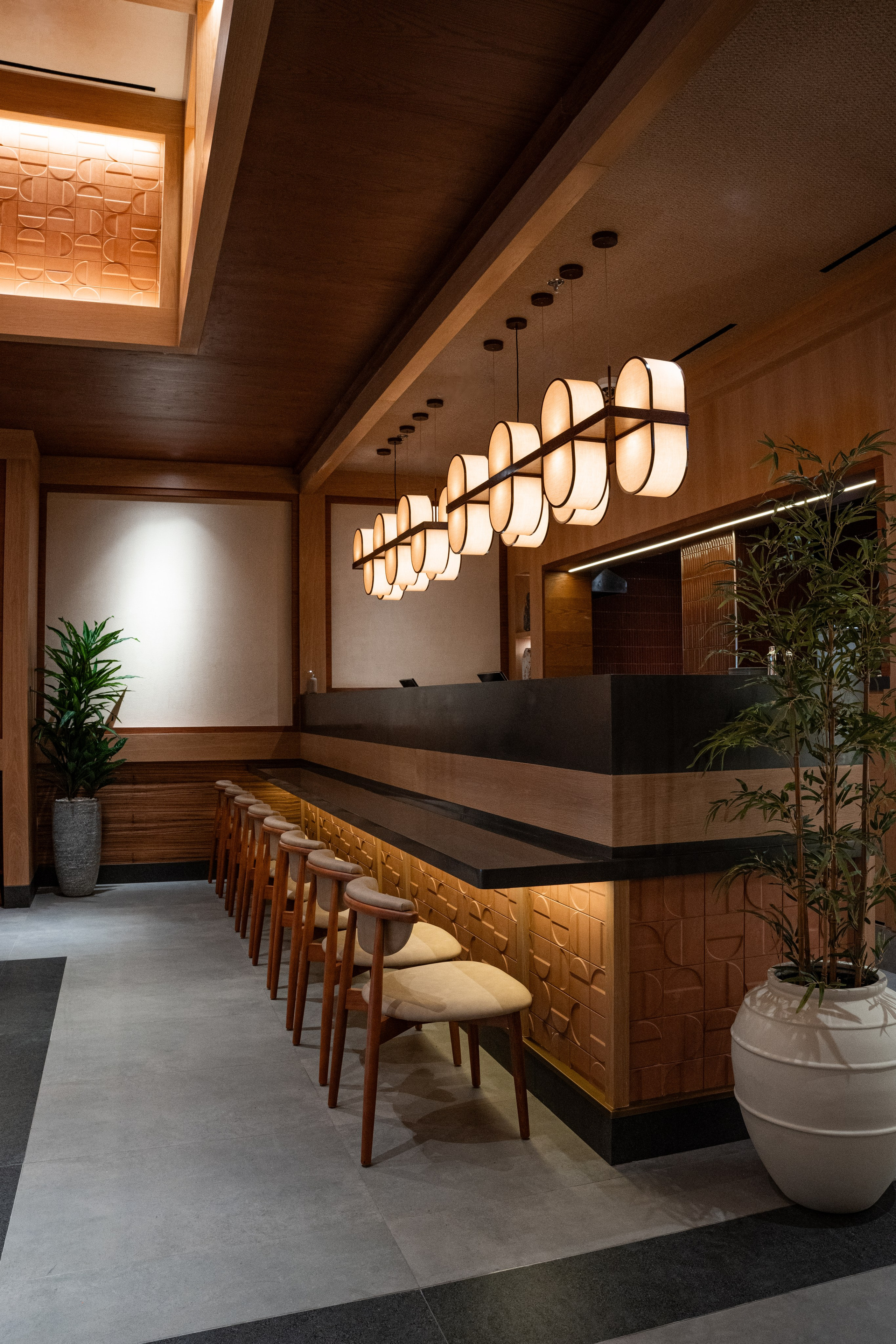 INTERIOR. Photo and video production. Editing & retouching services. Training