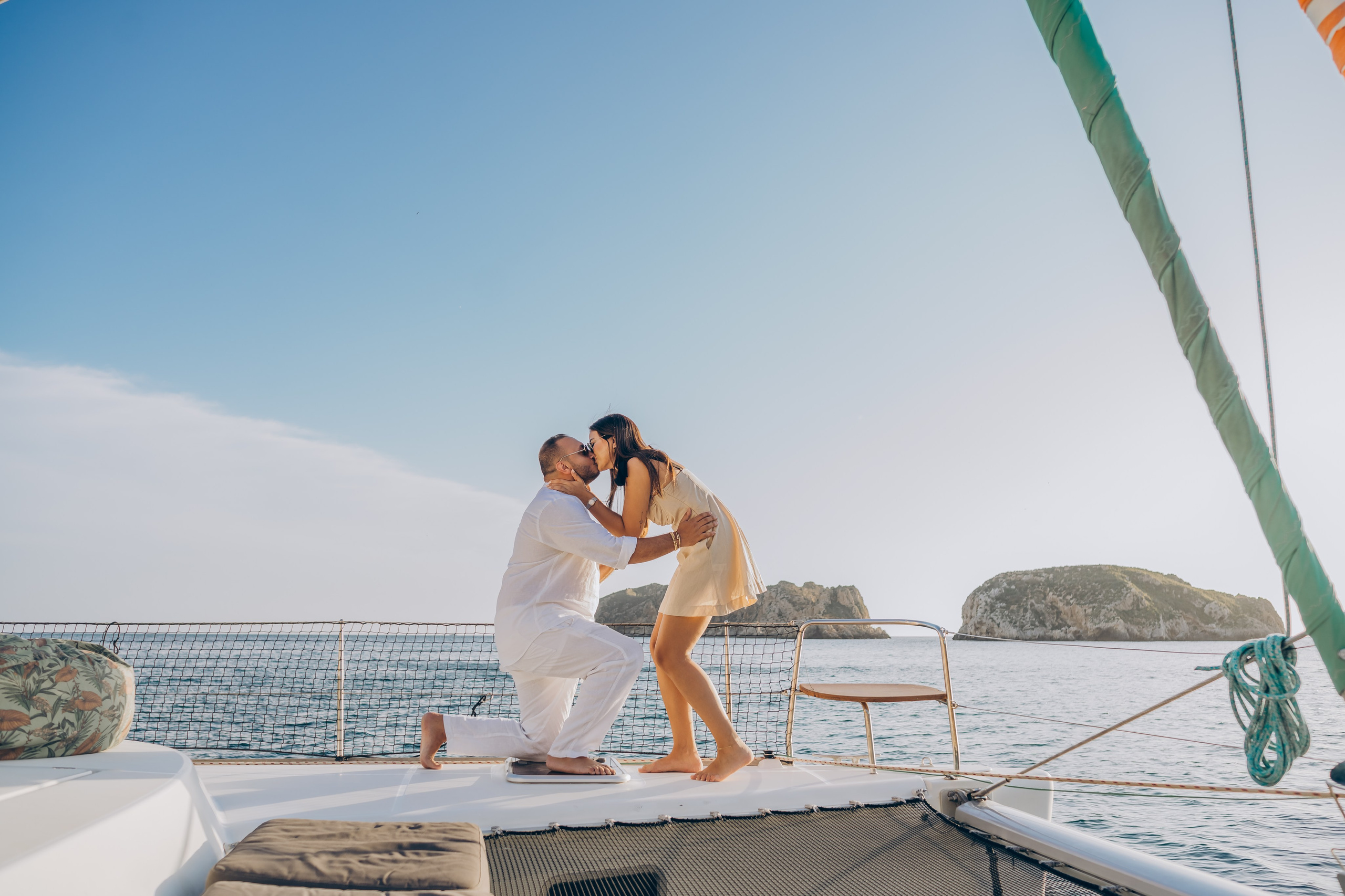 Engagement on a yacht at sunset. Фотограф у Пальма де Майорка