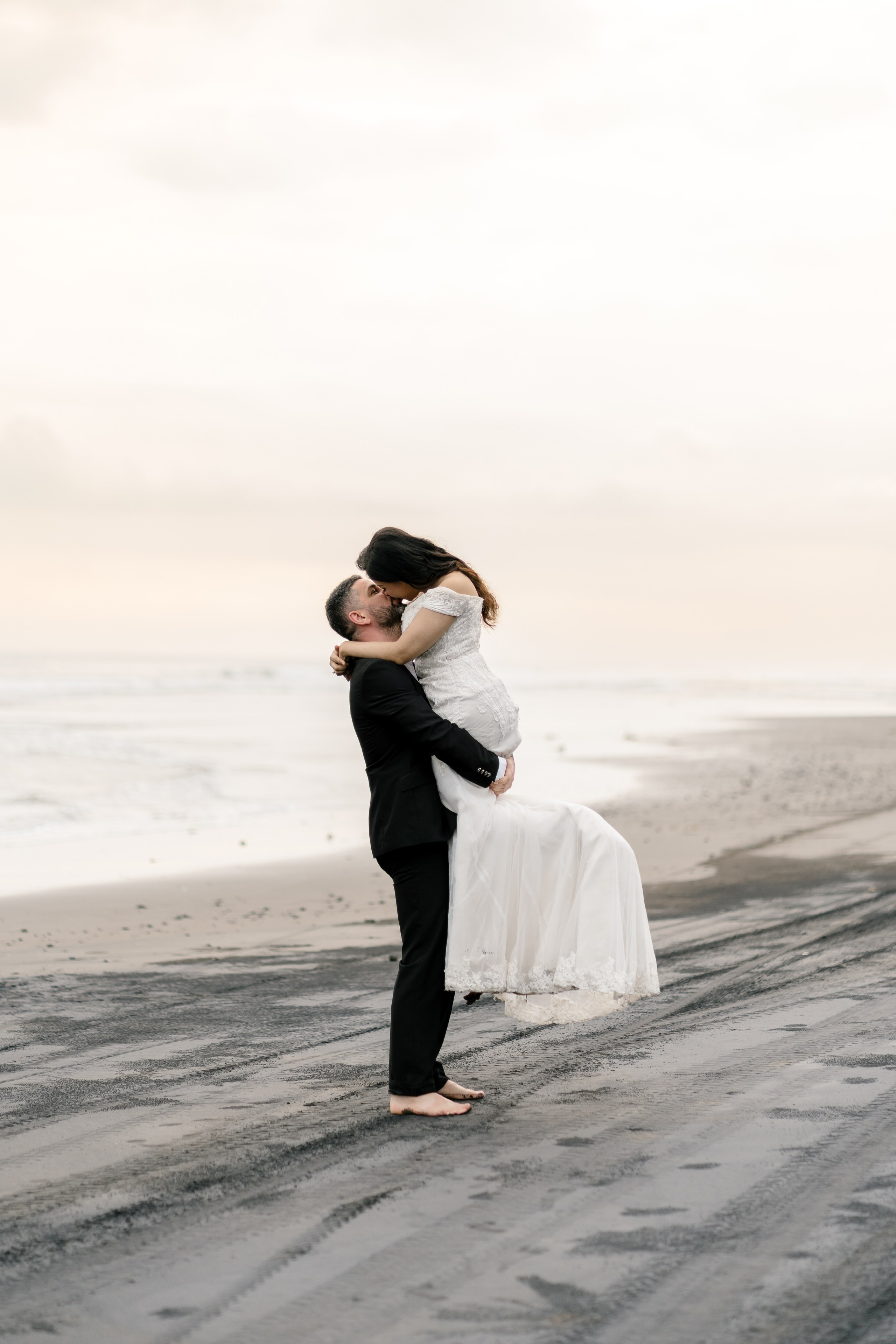 Honeymoon Photoshoot in Bali. Female Photographer in Bali