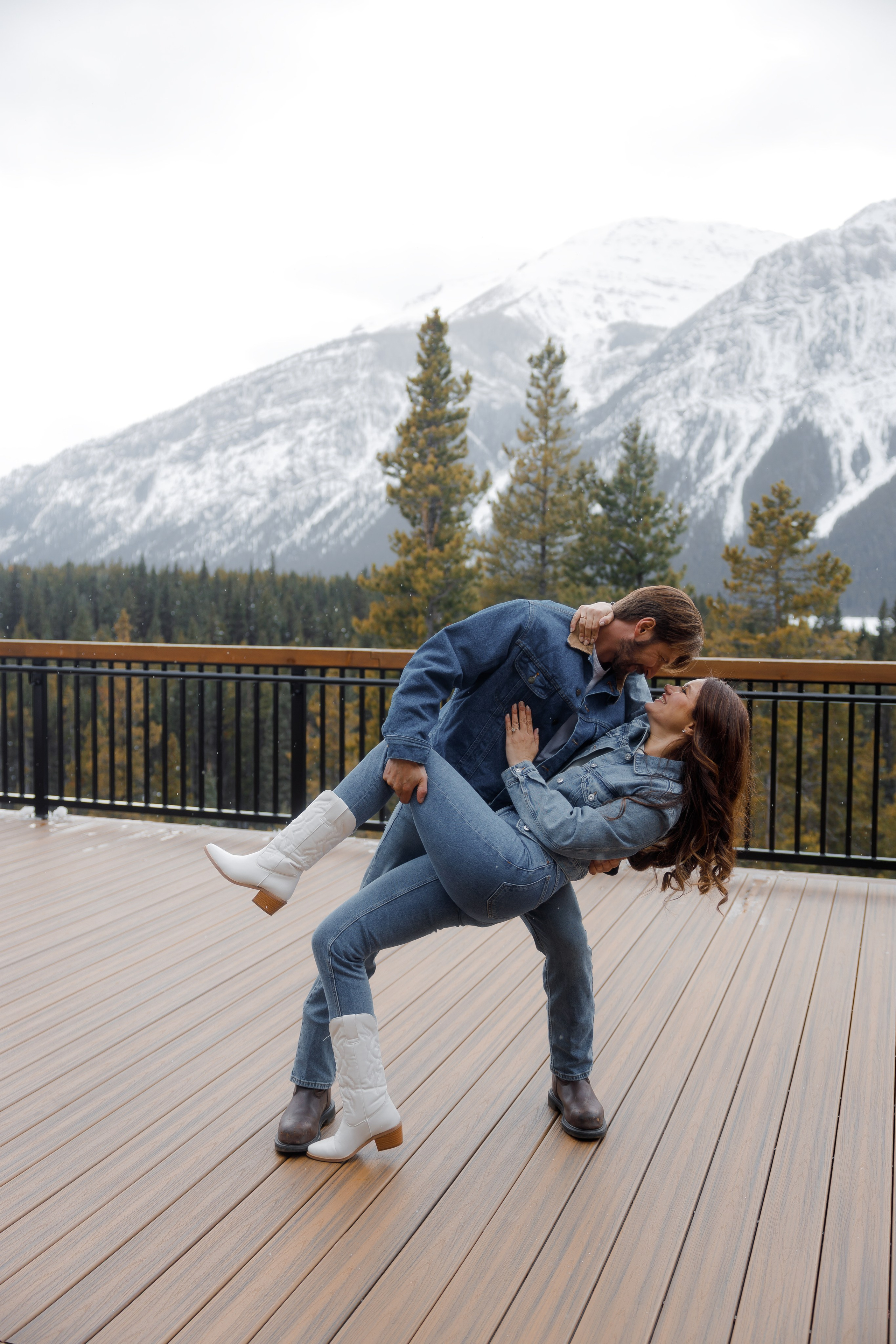 Ski engagement session. Home