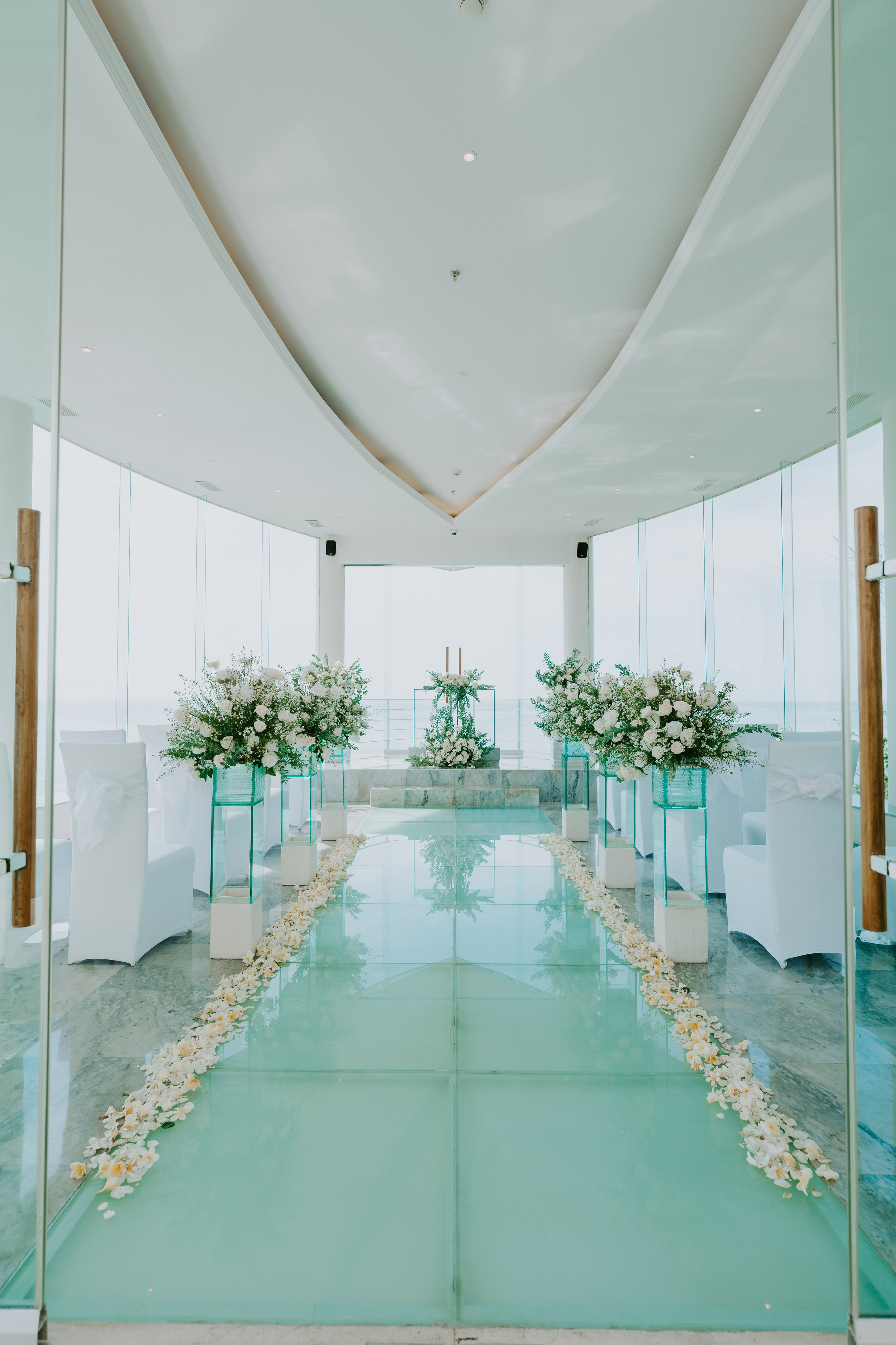 BOGLARKA & STEFFAN. Female Photographer in Bali