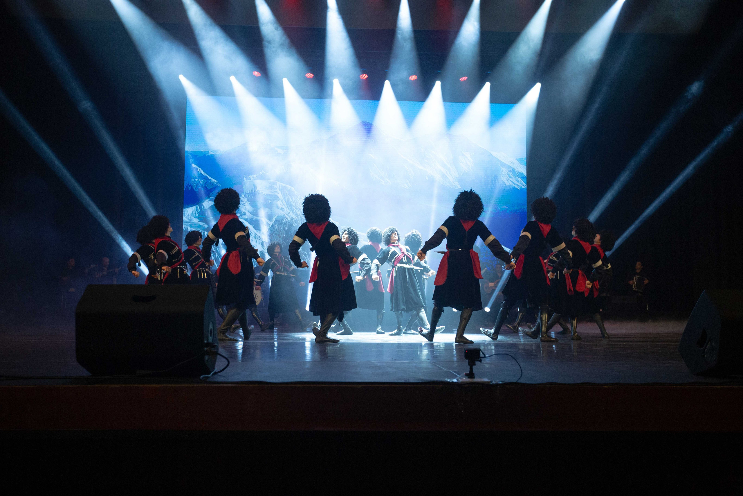 STATE DANCE ENSEMBLE. Wedding&Event photographer Ismail Rzayev in Baku