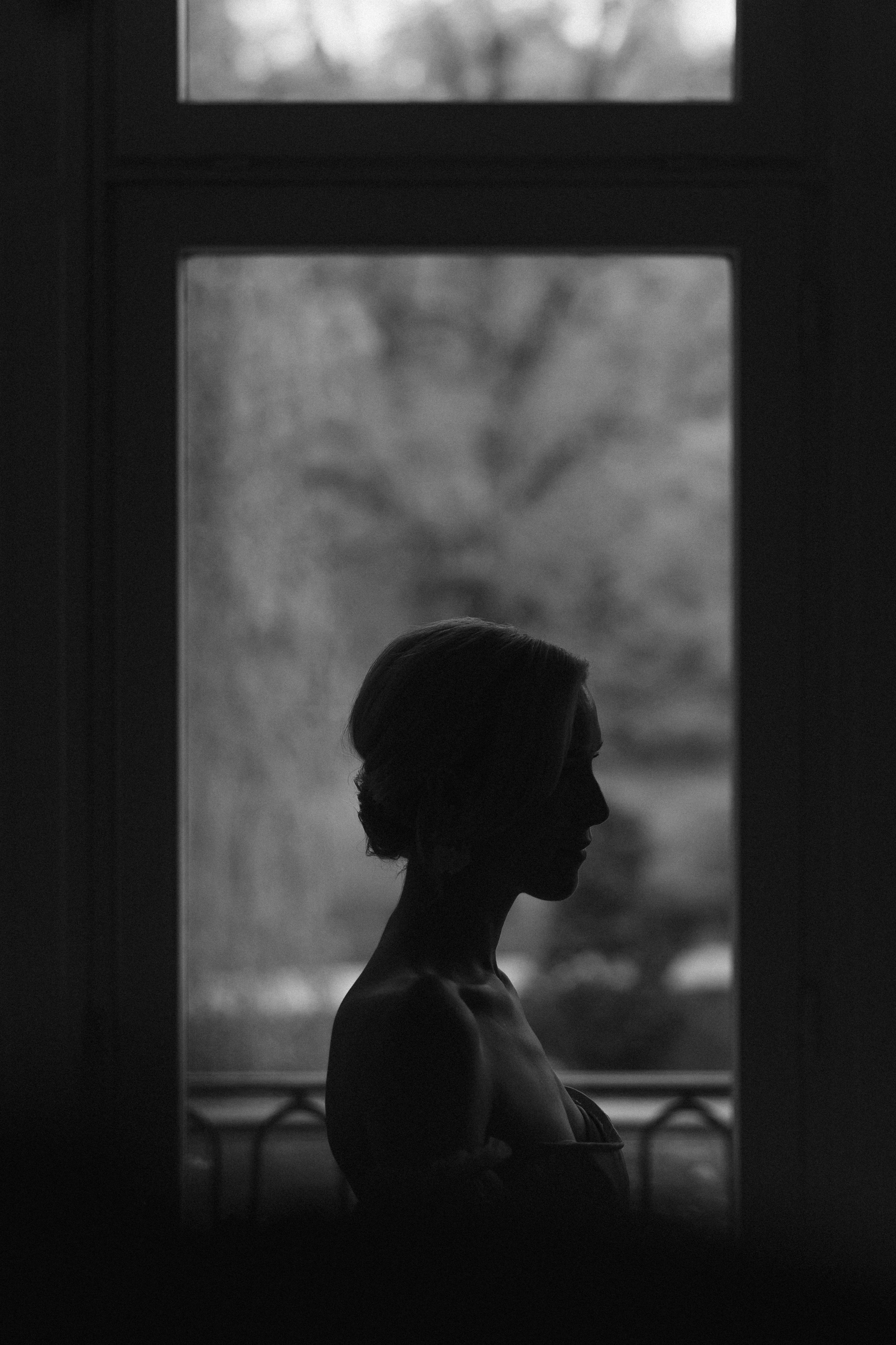 Sarah/ getting ready. Wedding and Family Photographer Switzerland and Italy. Valeria Diaz