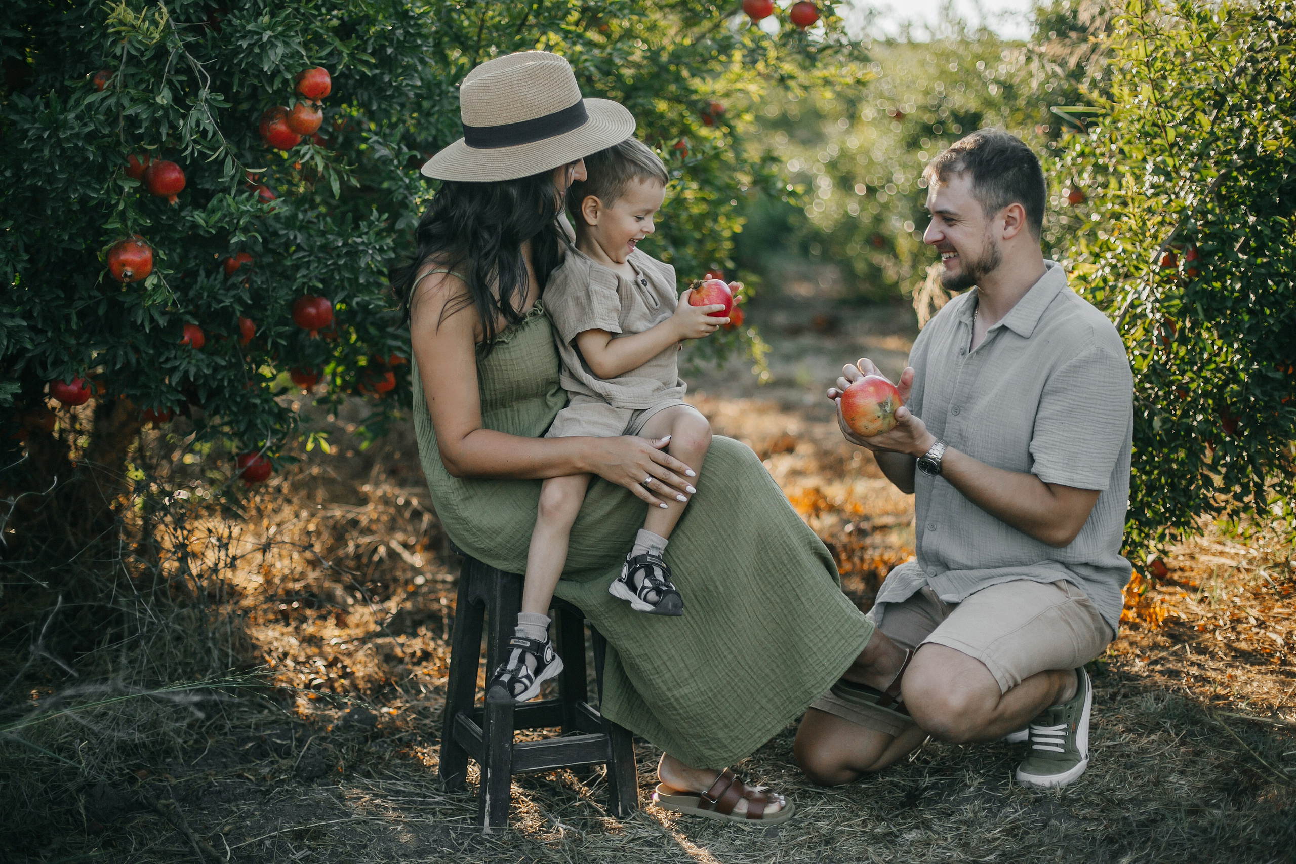 Binyamina garden. Family photographer in Israel