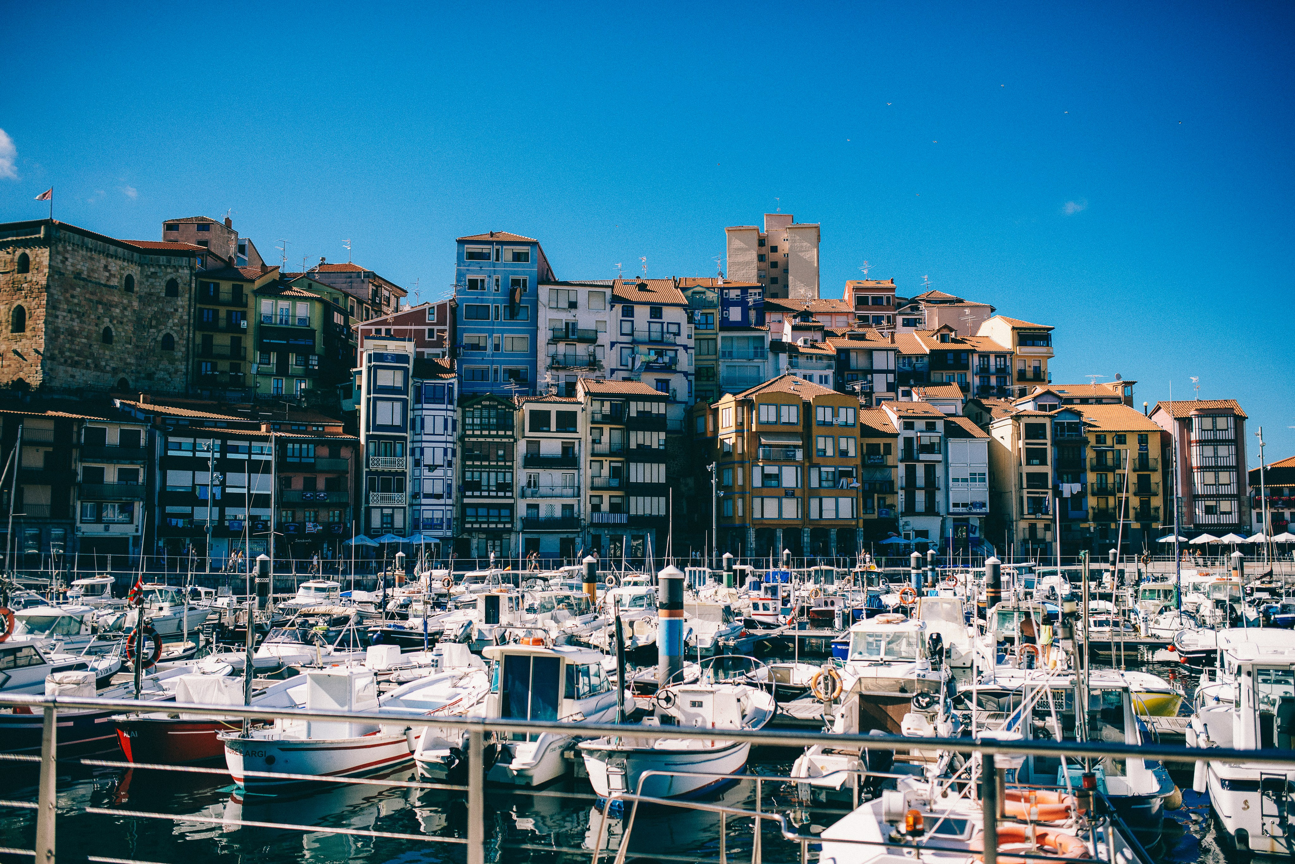Свадебный фотограф в Бильбао Сан Хуан де Гастелугаче. Фотограф в стране Басков