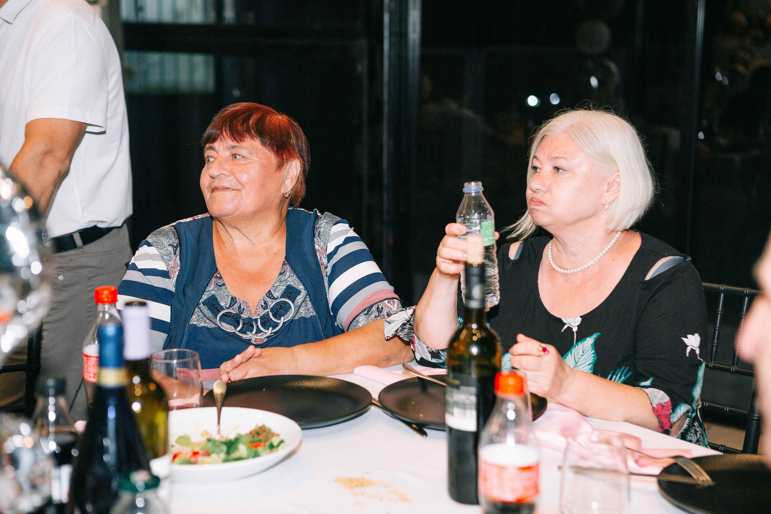 PARTY WITH FRIENDS. Https://shi-photo.com/