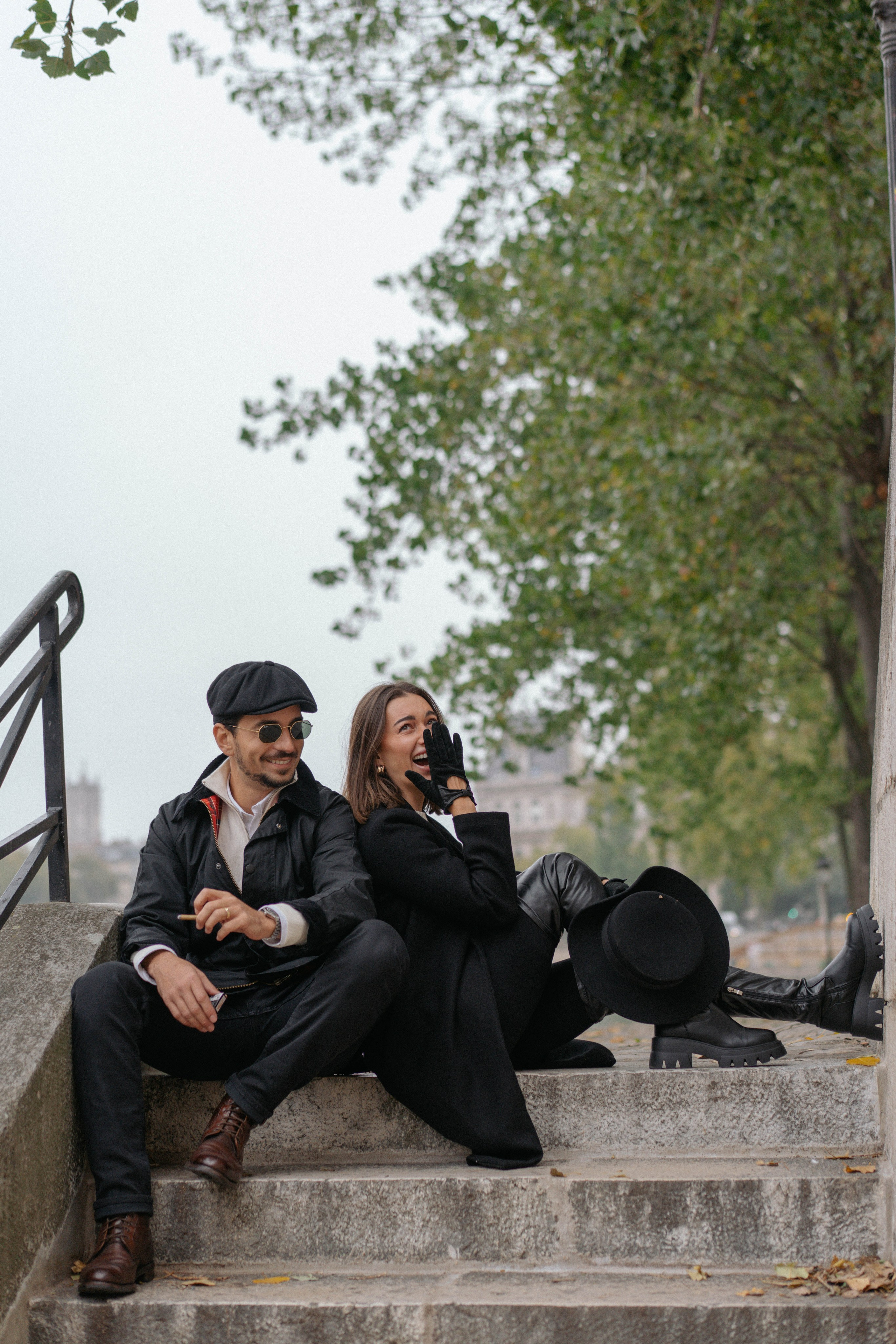 Исторические набережные Сены и кинематографичная атмосфера.