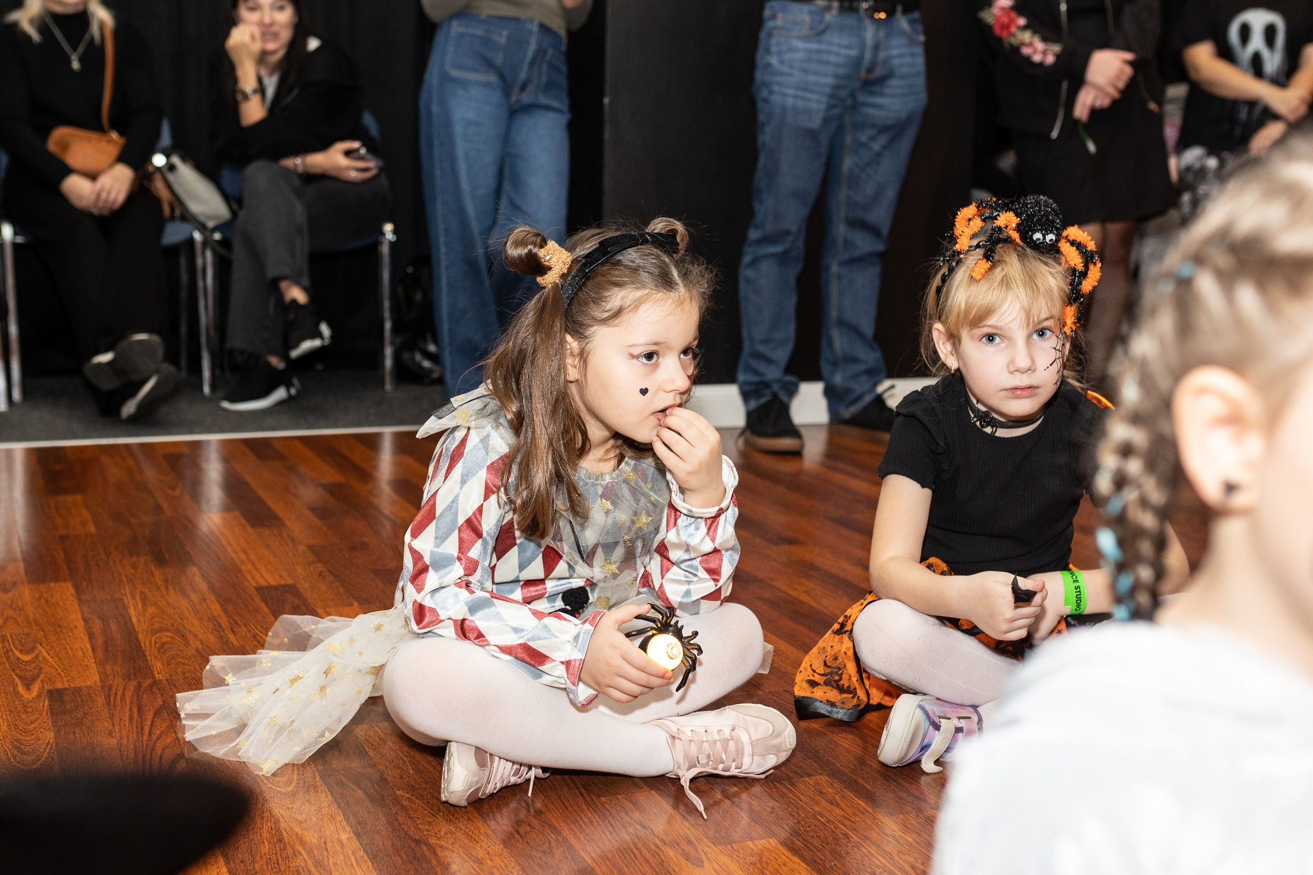 Leo dance studio Helloween 2025. Семейный и детский фотограф в Варшаве Мила Бобровская